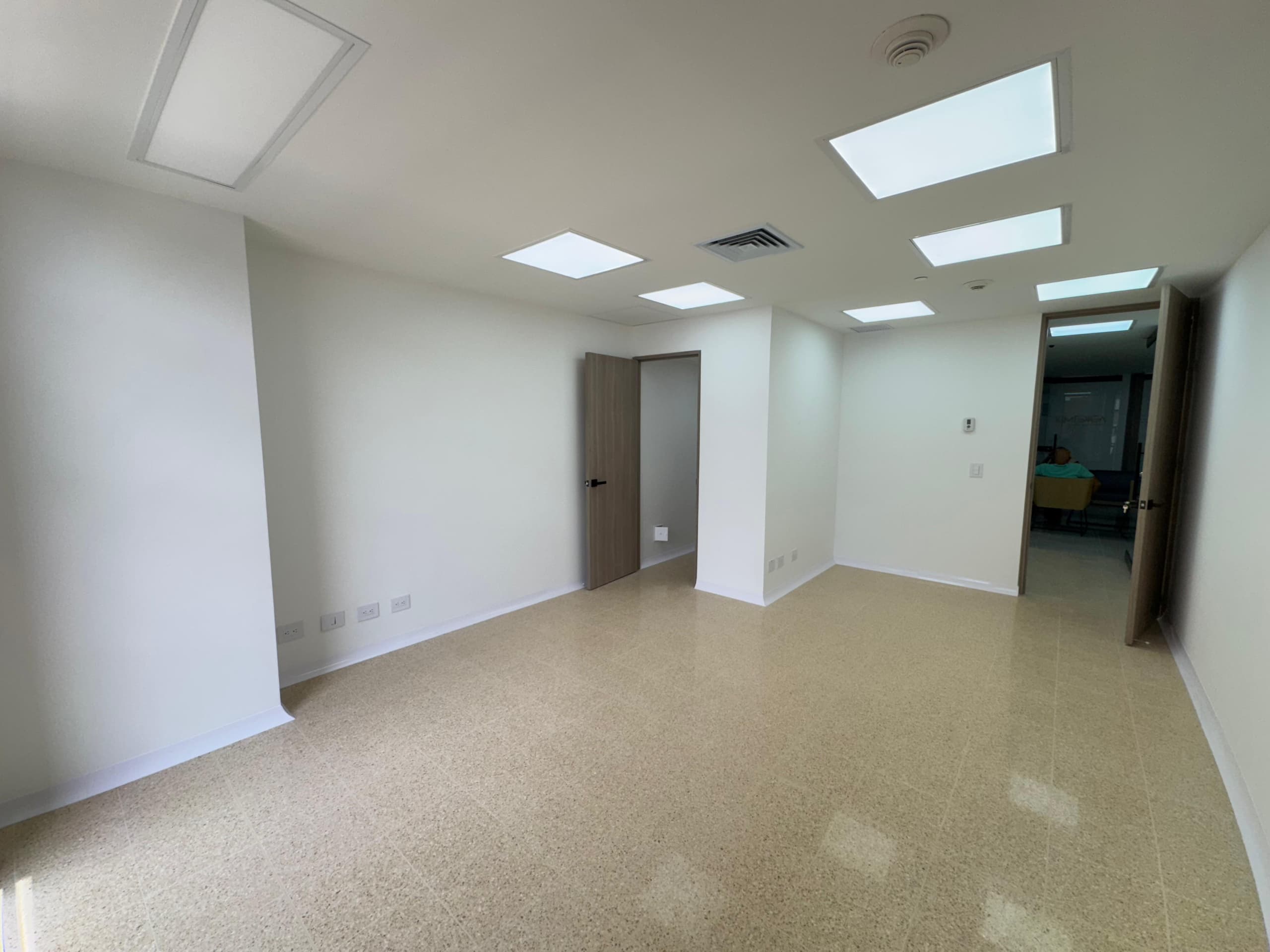 Consultorio en arriendo en San Diego, El Poblado, Medellín — foto 2 de 8