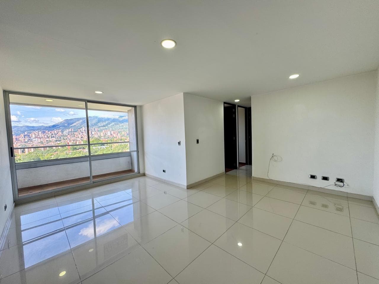 Apartamento en arriendo en El Trianón, Envigado — foto 1 de 20
