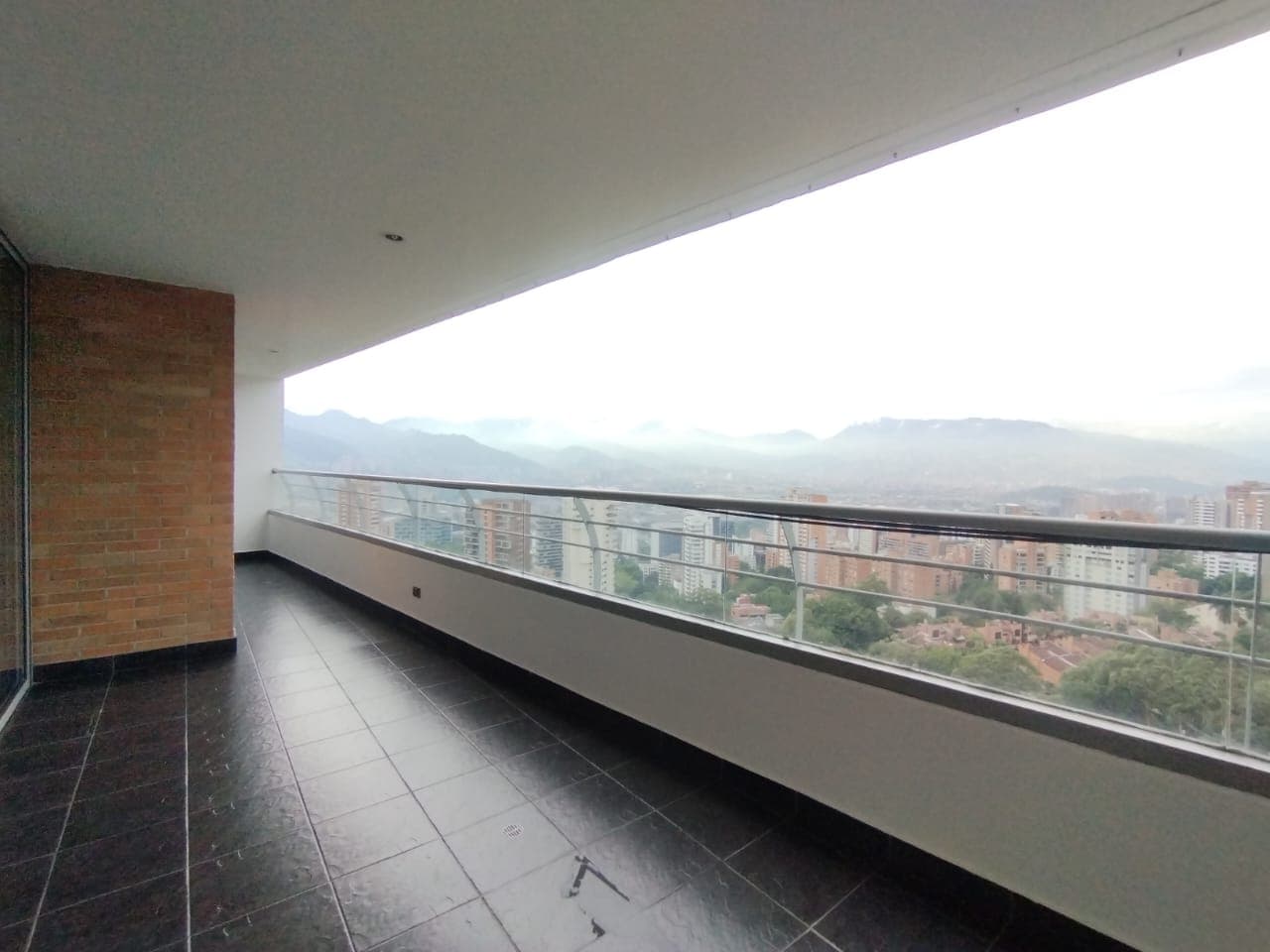 Apartamento en arriendo en Los Balsos, El Poblado, Medellín — foto 2 de 20