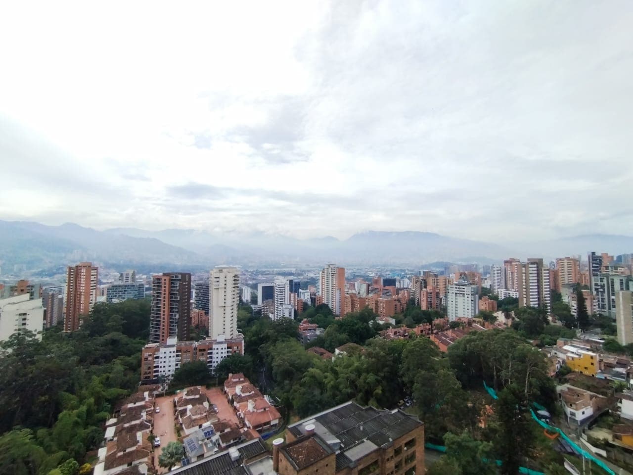 Apartamento en arriendo en Los Balsos, El Poblado, Medellín — foto 3 de 20