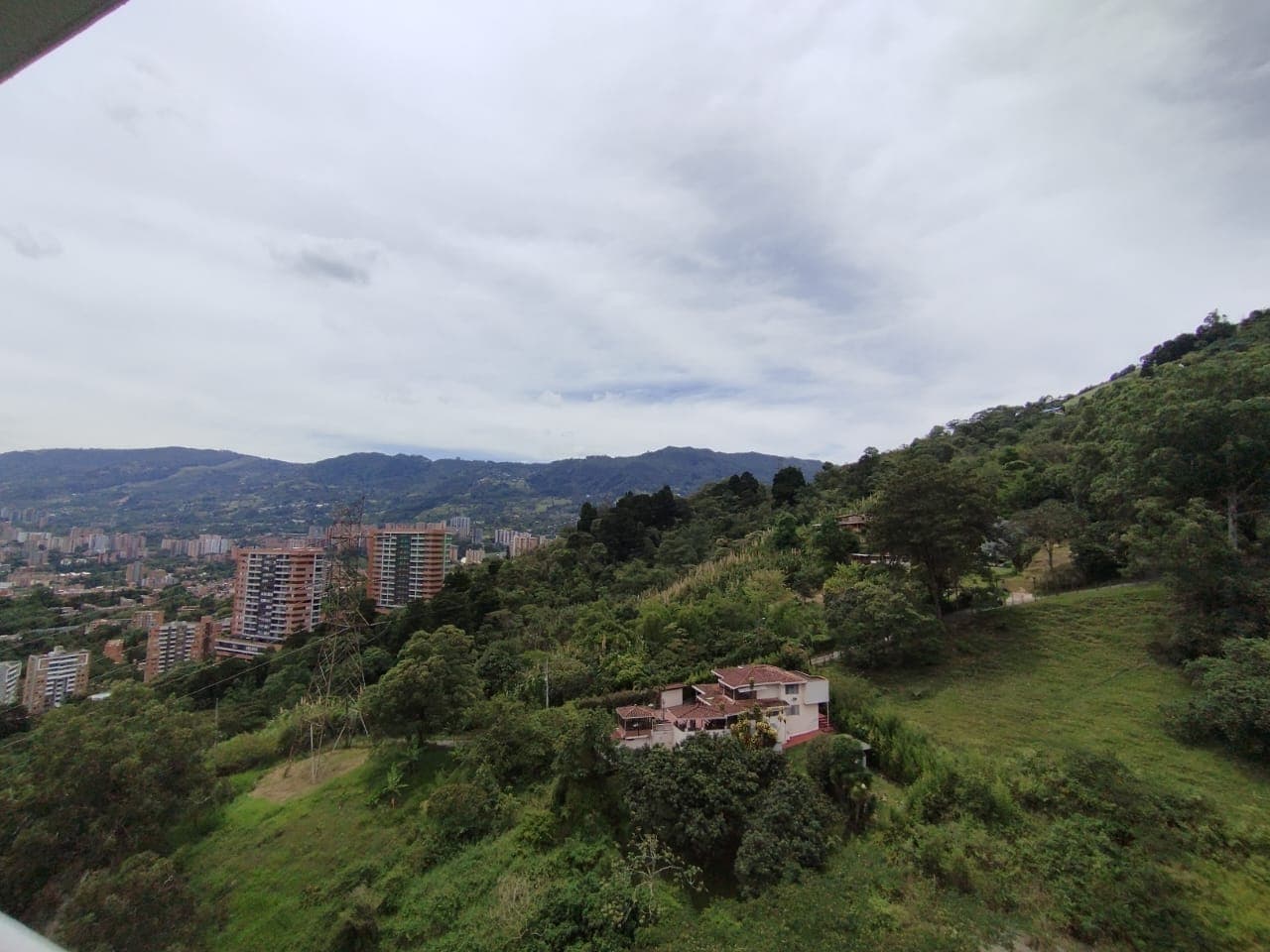 Apartamento en arriendo en La Cuenca, Envigado — foto 2 de 20