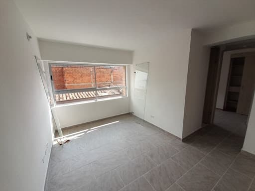 Apartaestudio en arriendo en Barrio Cristóbal, La America, Medellín — foto 5 de 9