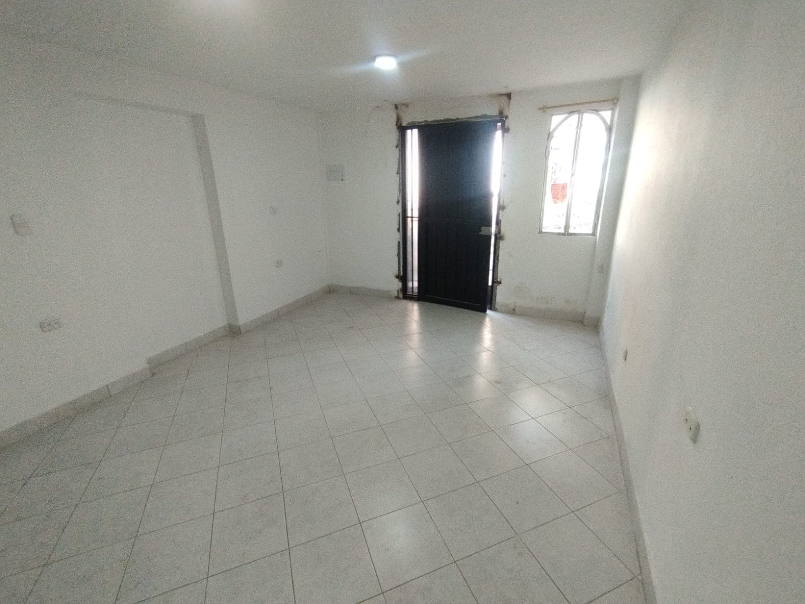 Apartaestudio en arriendo en Bombona, Centro, Medellín — foto 3 de 10