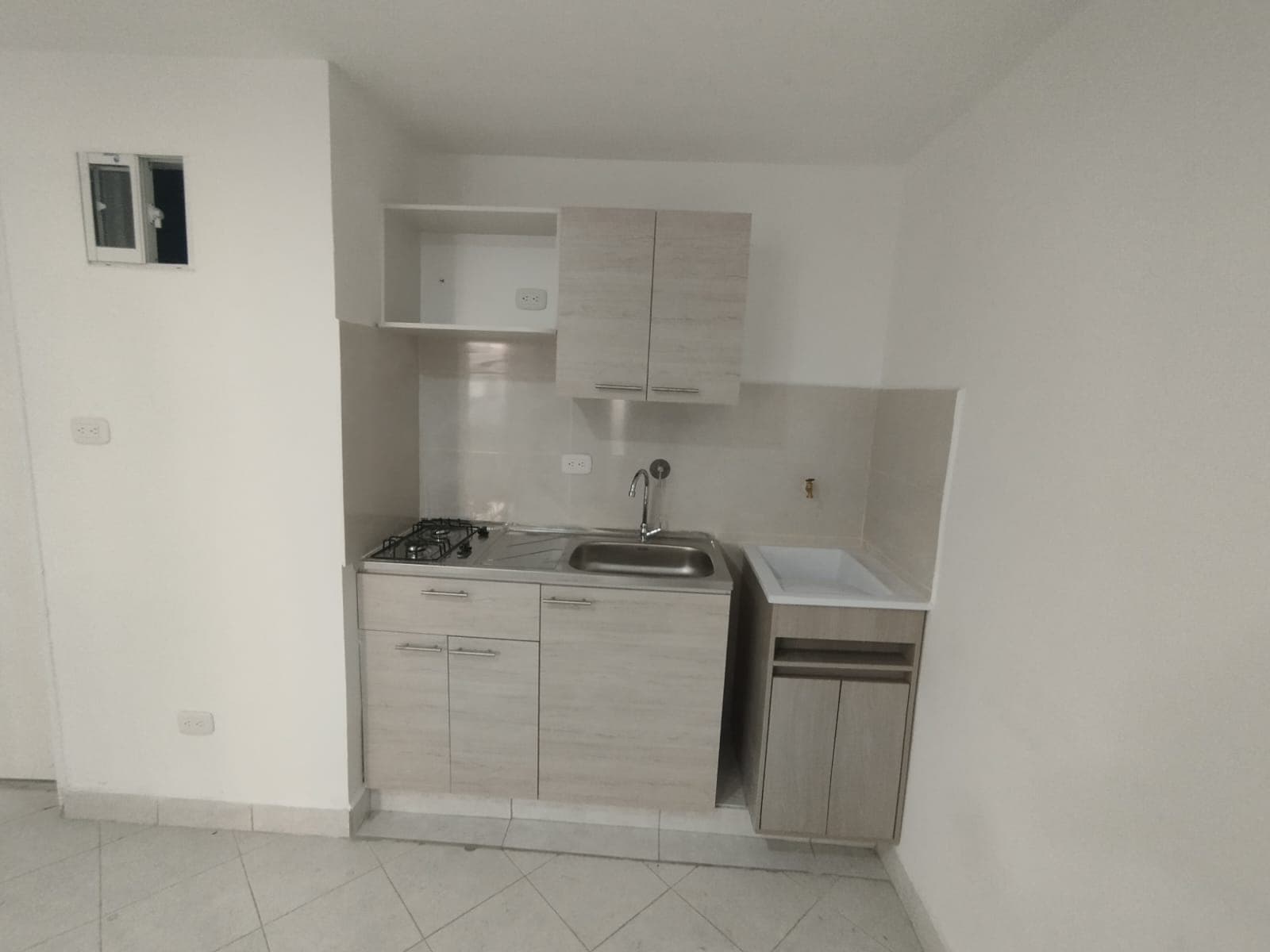 Apartaestudio en arriendo en Bombona, Centro, Medellín — foto 4 de 10