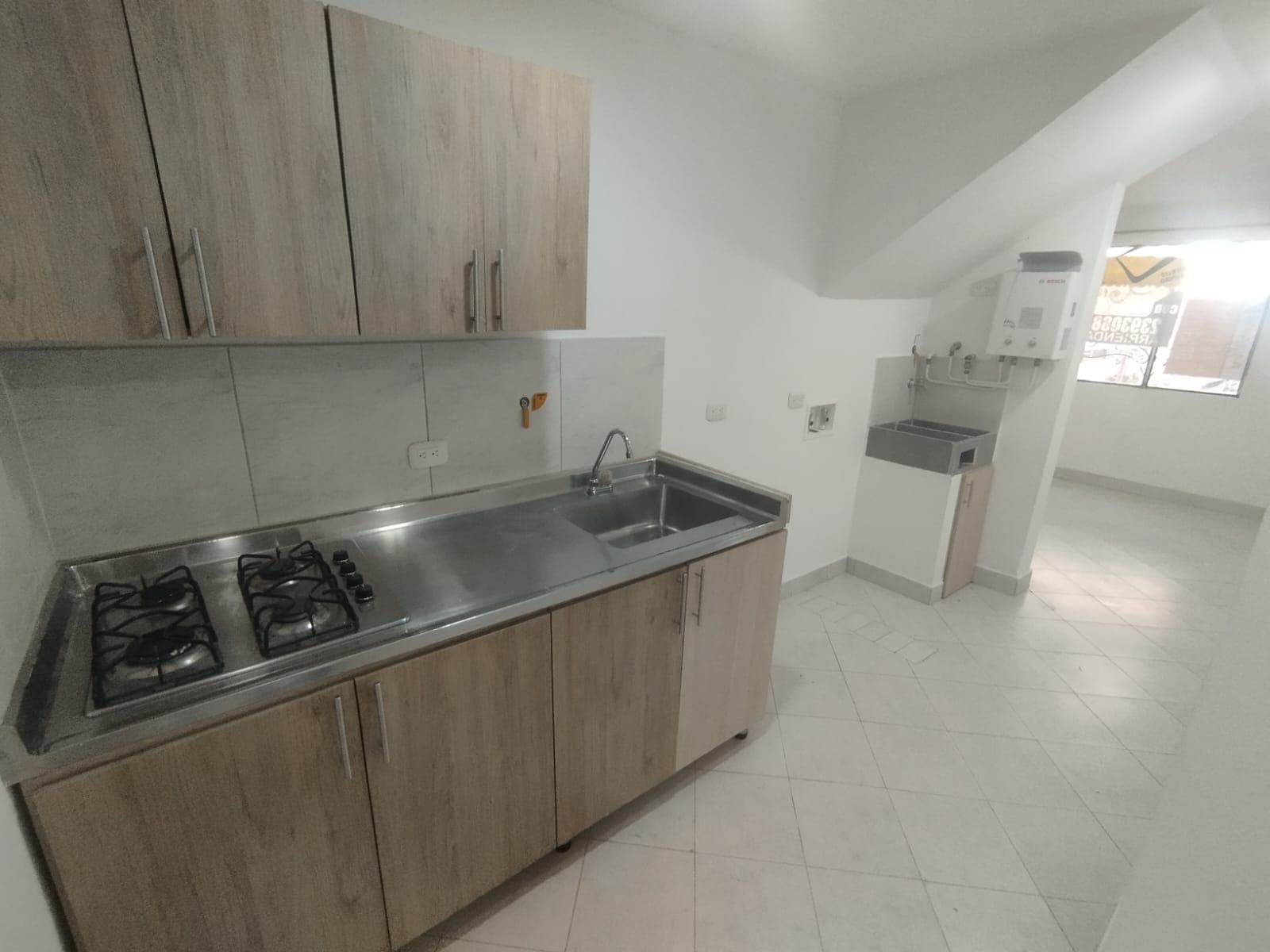 Local en arriendo en Bombona, Centro, Medellín — foto 1 de 13