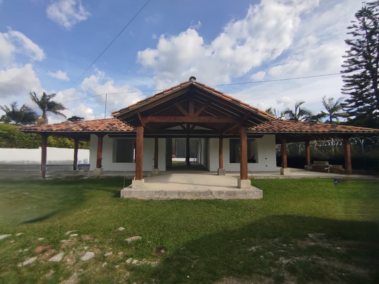Casa Comercial en arriendo en Llano Grande, Rionegro — foto 1 de 11