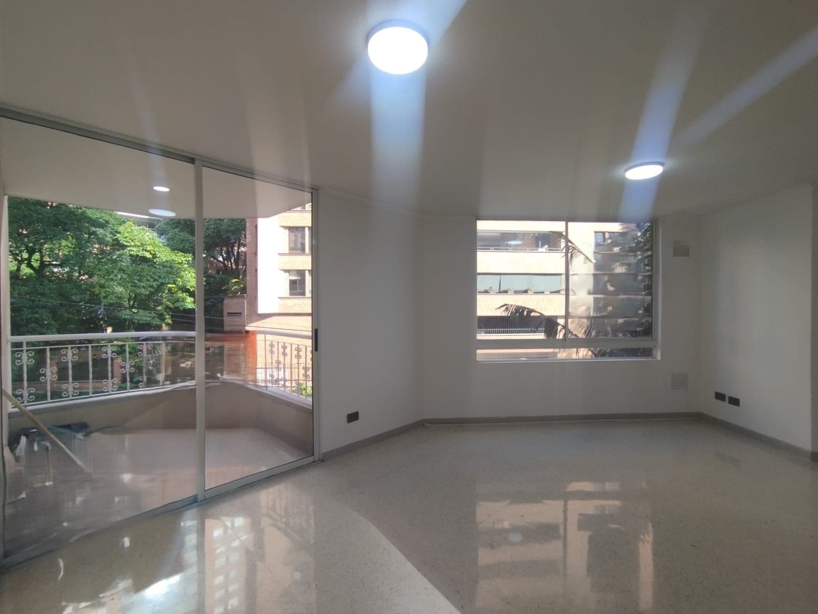Apartamento en arriendo en Santa María de los Ángeles, El Poblado, Medellín — foto 2 de 13