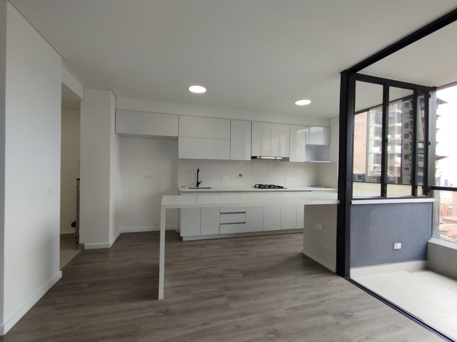 Apartamento en arriendo en Lalinde, El Poblado, Medellín — foto 2 de 20