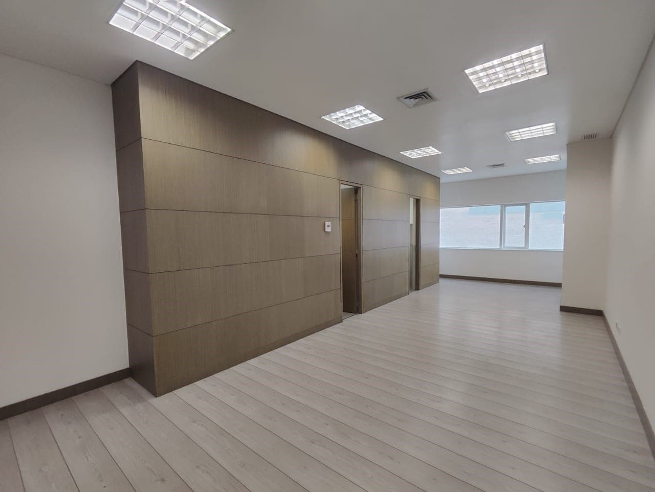 Oficina en arriendo en Ciudad Del Rio, El Poblado, Medellín — foto 2 de 7