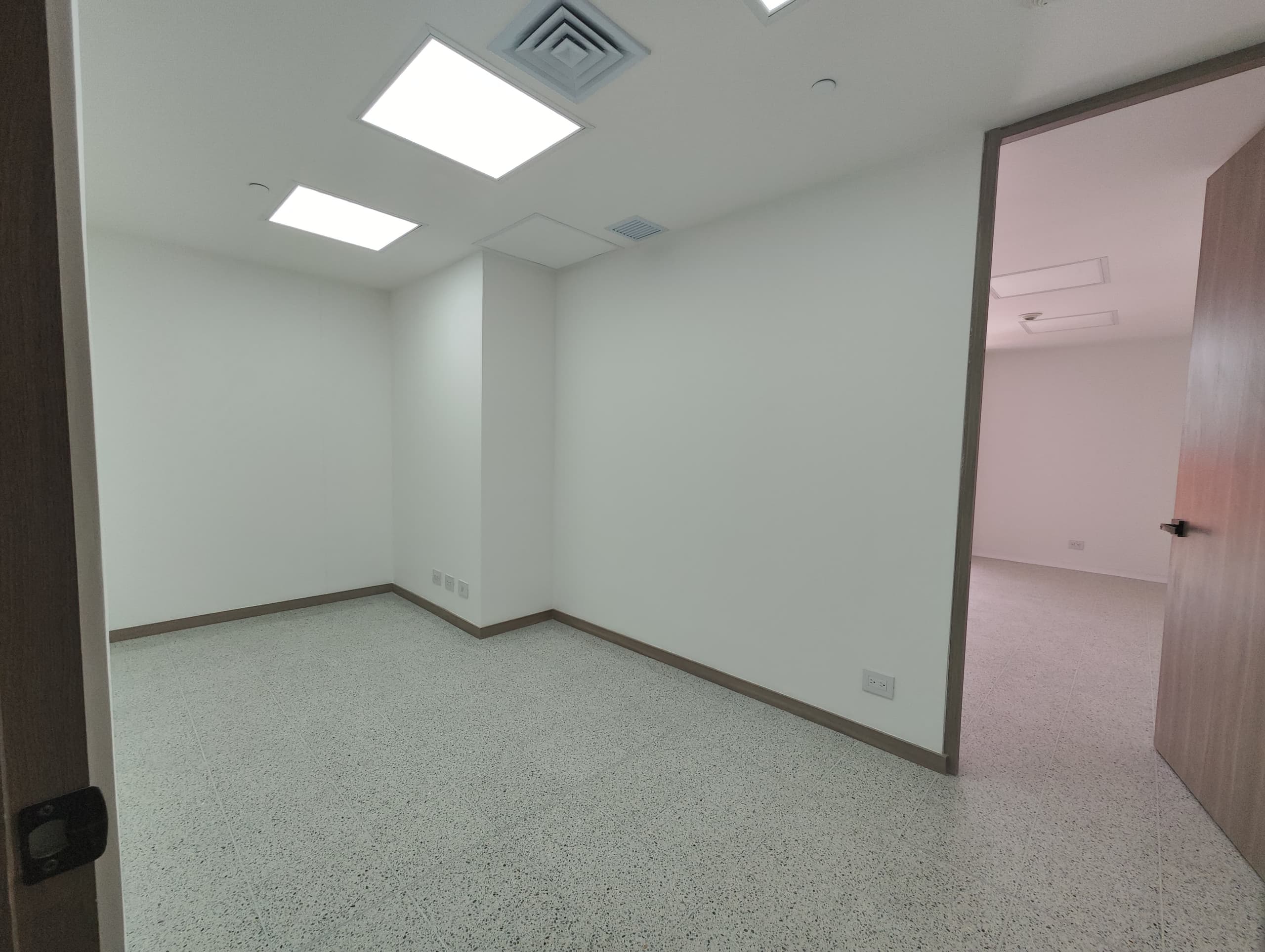 Consultorio en arriendo en San Diego, El Poblado, Medellín — foto 2 de 7