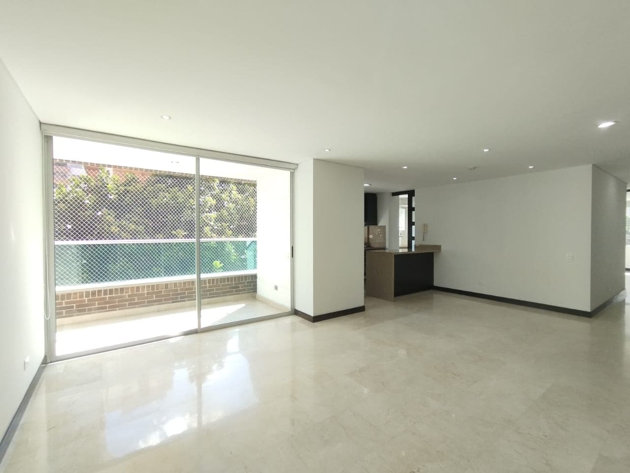 Apartamento en arriendo en Santa María de los Ángeles, El Poblado, Medellín — foto 1 de 20