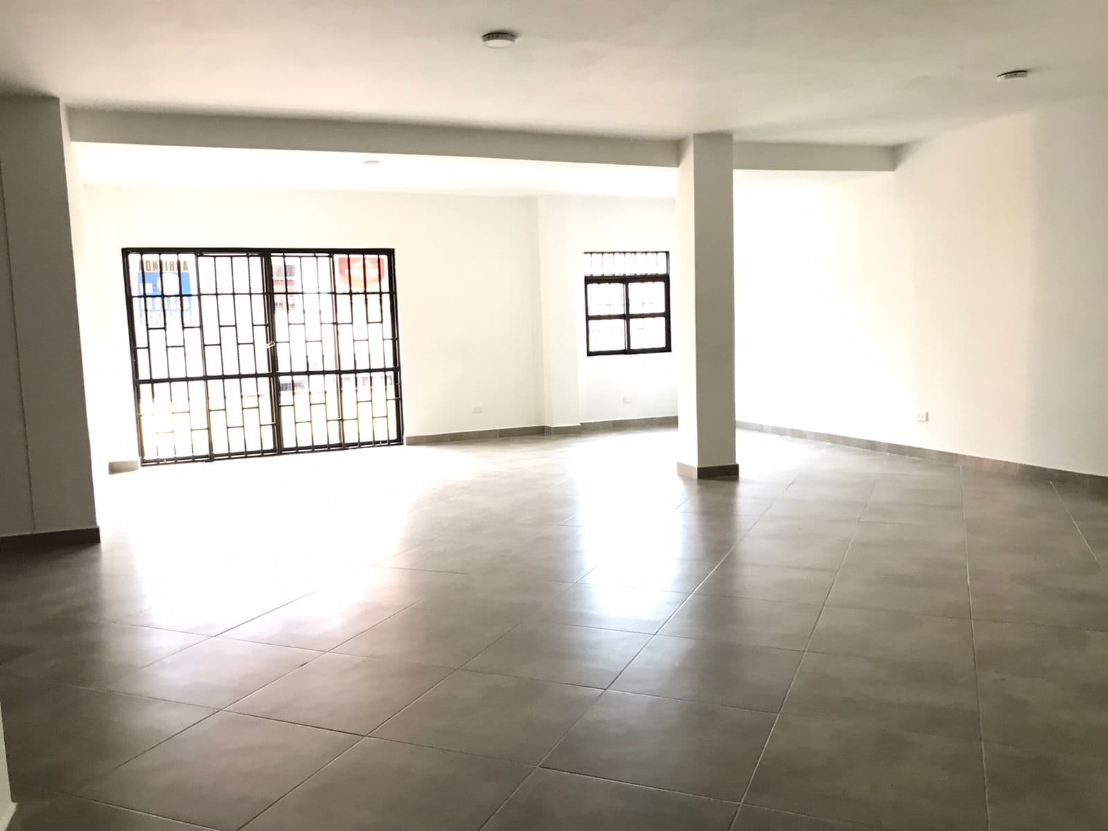Local en arriendo en Parque De, Envigado — foto 1 de 10