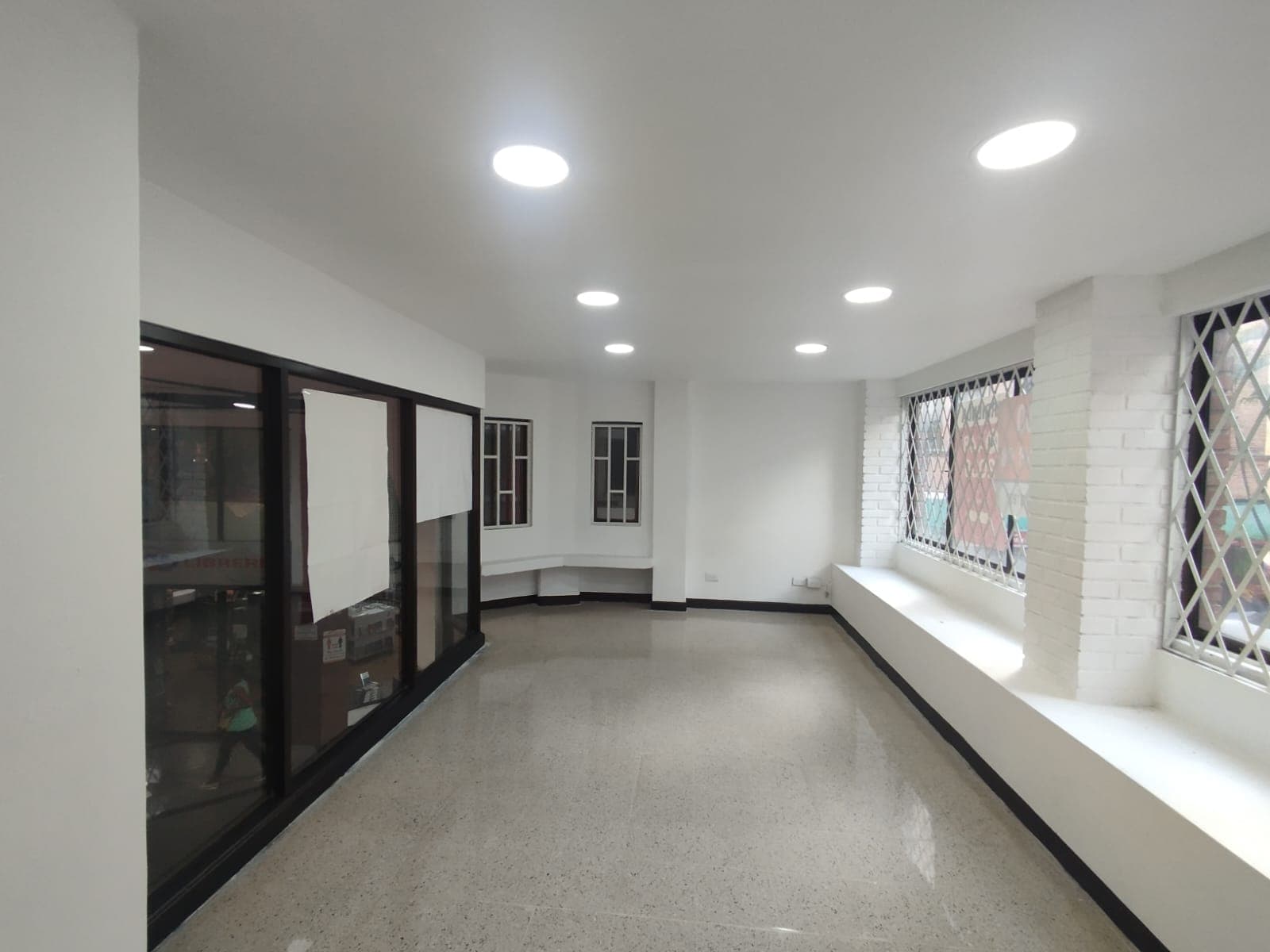 Local en arriendo en Centro, Medellín — foto 2 de 12