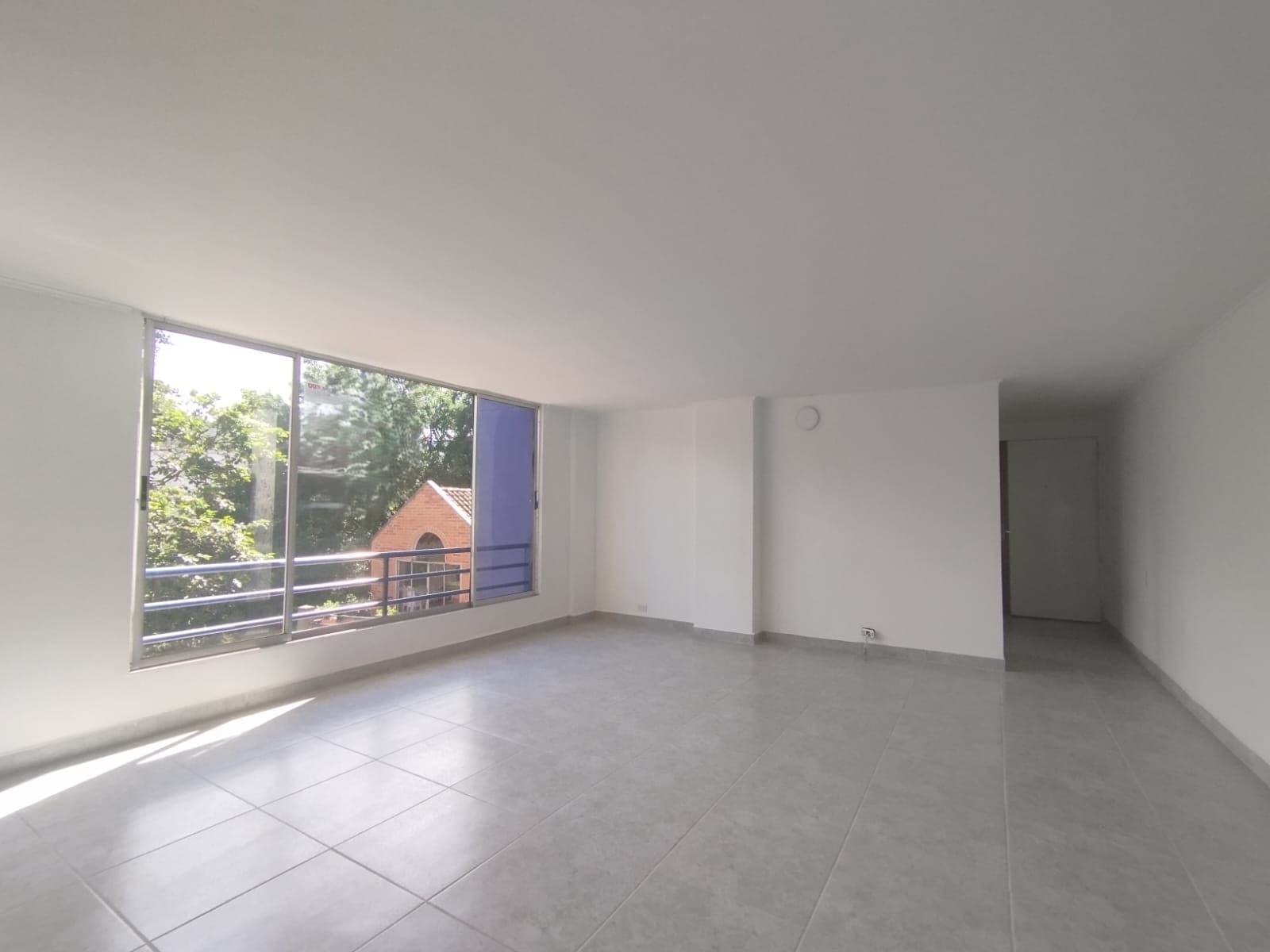 Apartamento en arriendo en Aguacatala, El Poblado, Medellín — foto 2 de 12