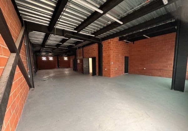 Bodega en arriendo en Guayabal, Medellín — foto 2 de 8