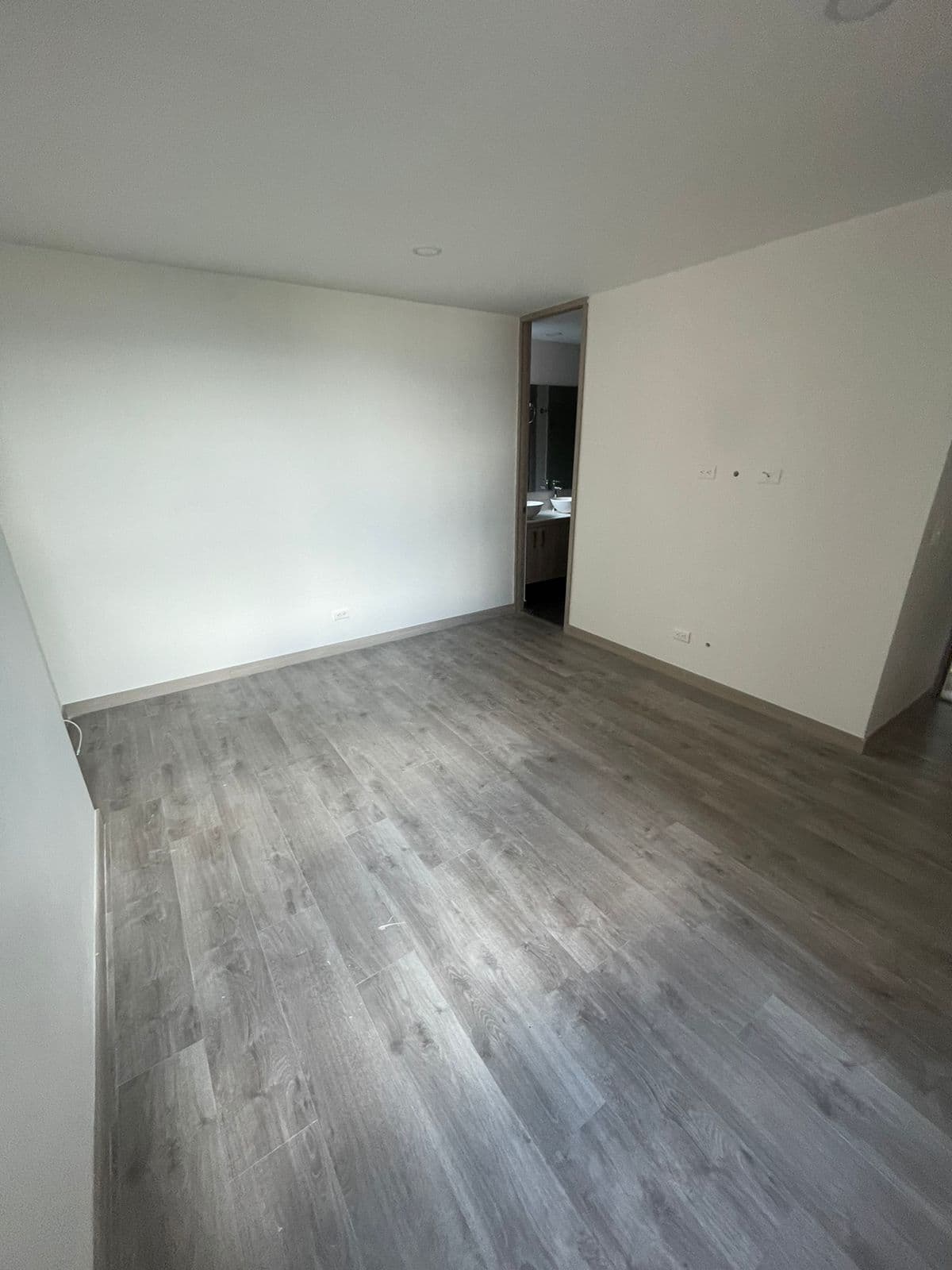 Apartamento en arriendo en Vegas de San Jose, Sabaneta — foto 5 de 14