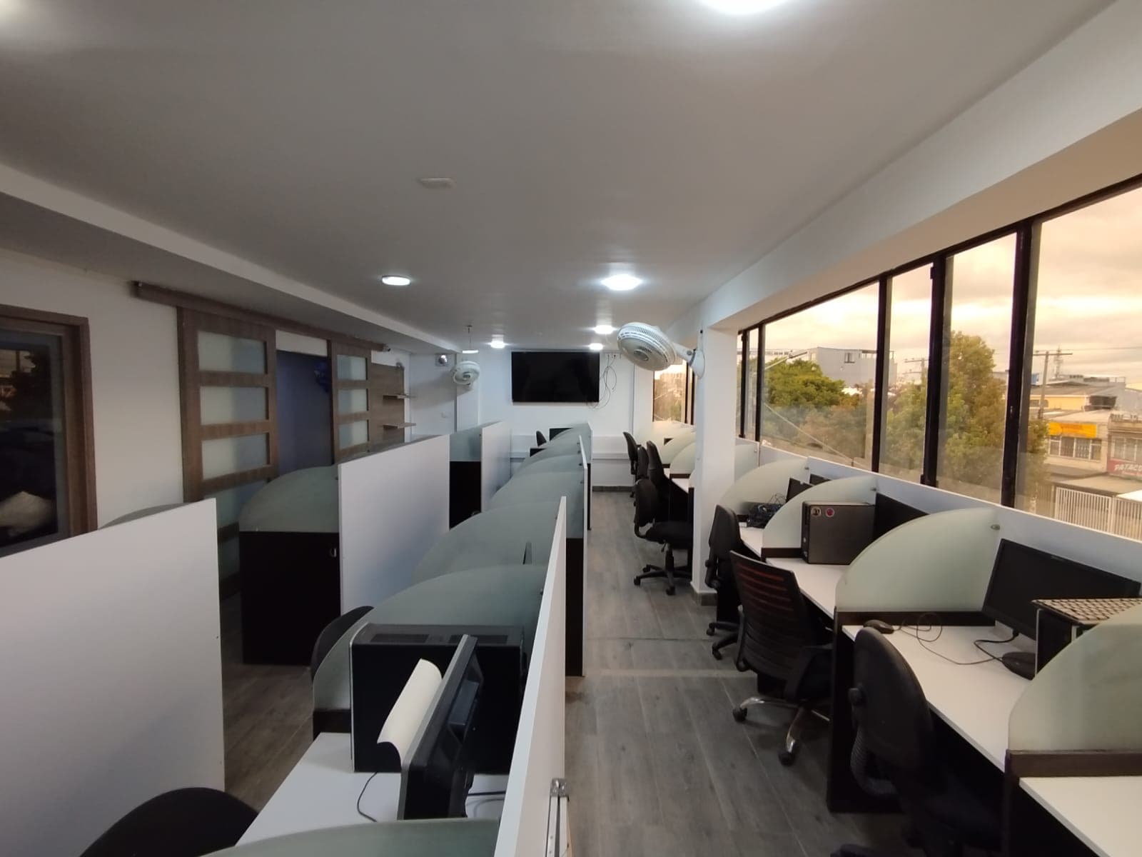 Local en arriendo en Santa Isabel, Los Martires, Bogotá, D.c. — foto 1 de 20