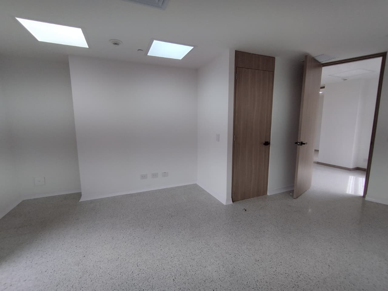 Consultorio en arriendo en San Diego, El Poblado, Medellín — foto 1 de 10