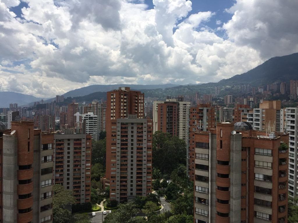 Apartamento en arriendo en Los Balsos, El Poblado, Medellín — foto 1 de 15