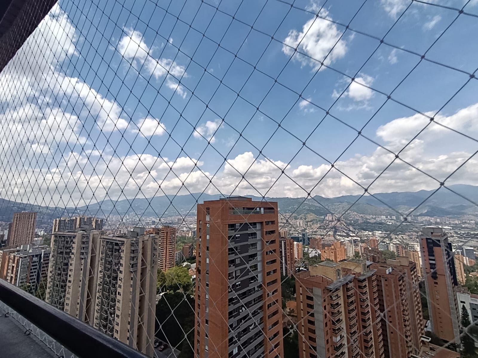 Apartamento en arriendo en La Visitacion Los Gonzalez, El Poblado, Medellín — foto 2 de 13