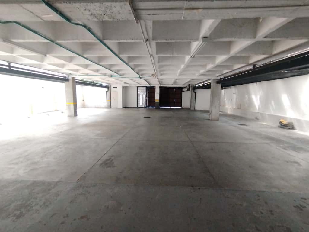 Casa Comercial en arriendo en Aguacatala, El Poblado, Medellín — foto 1 de 20