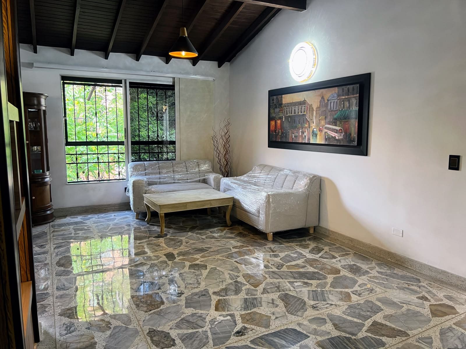 Casa Comercial en arriendo en Simón Bolívar, La America, Medellín — foto 2 de 20
