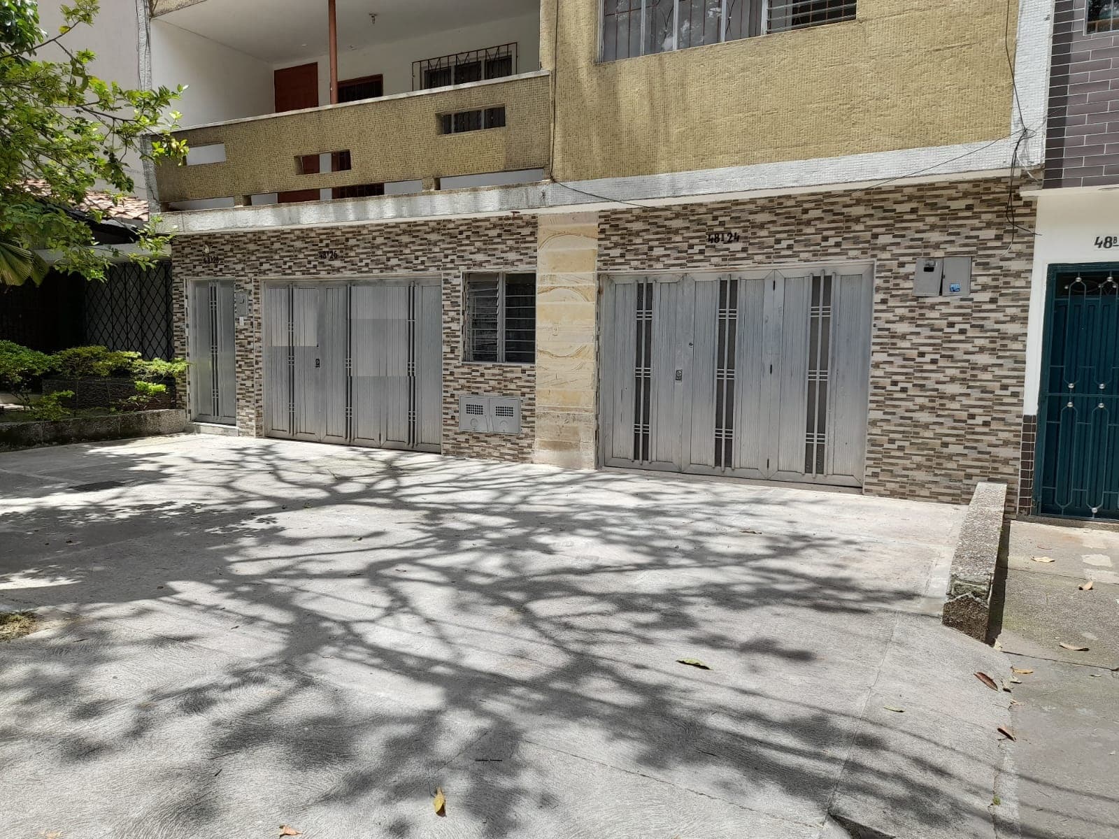 Casa Comercial en arriendo en Calasanz, La America, Medellín — foto 1 de 20