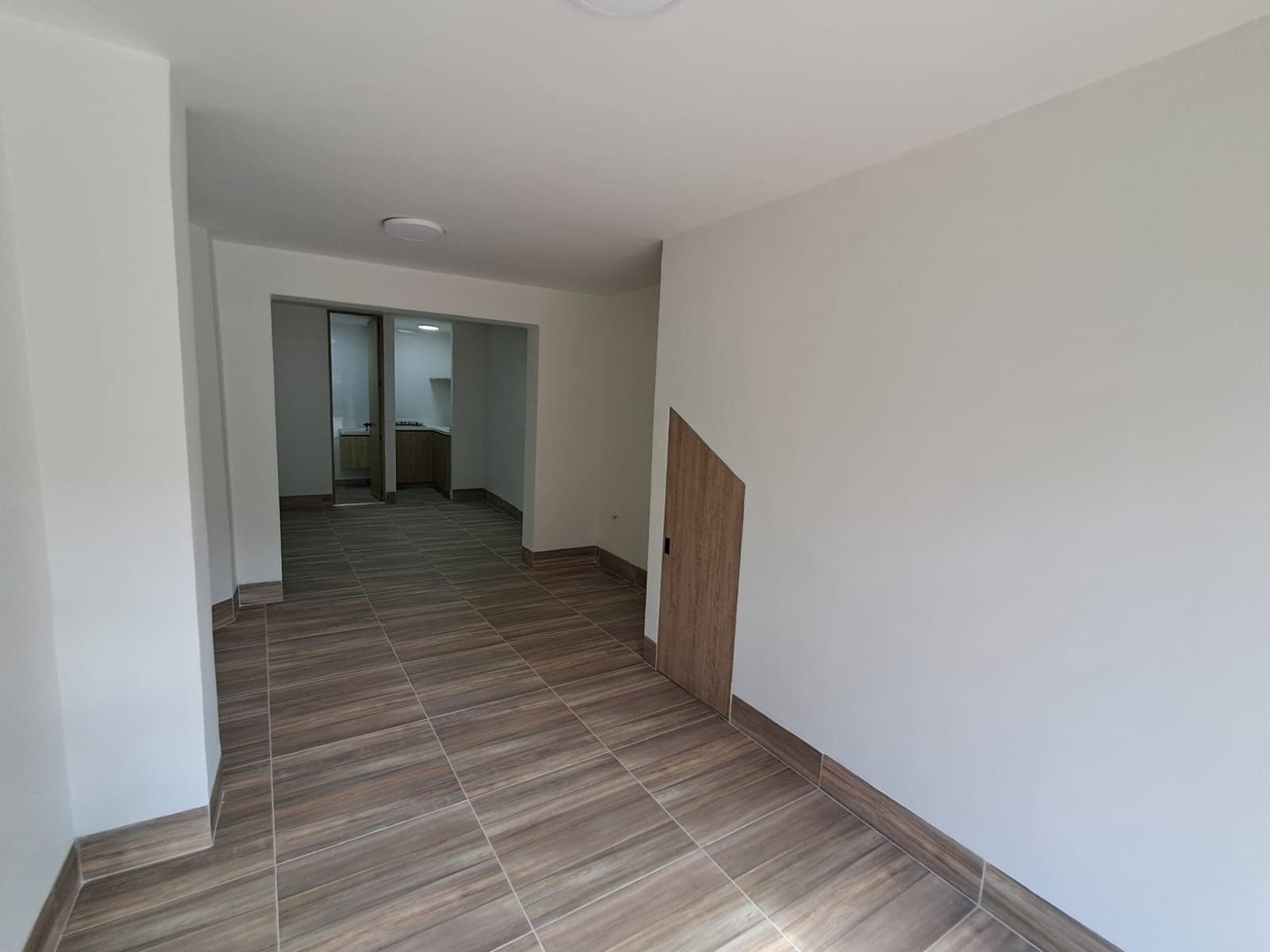 Local en arriendo en El Velódromo, Laureles, Medellín — foto 1 de 17