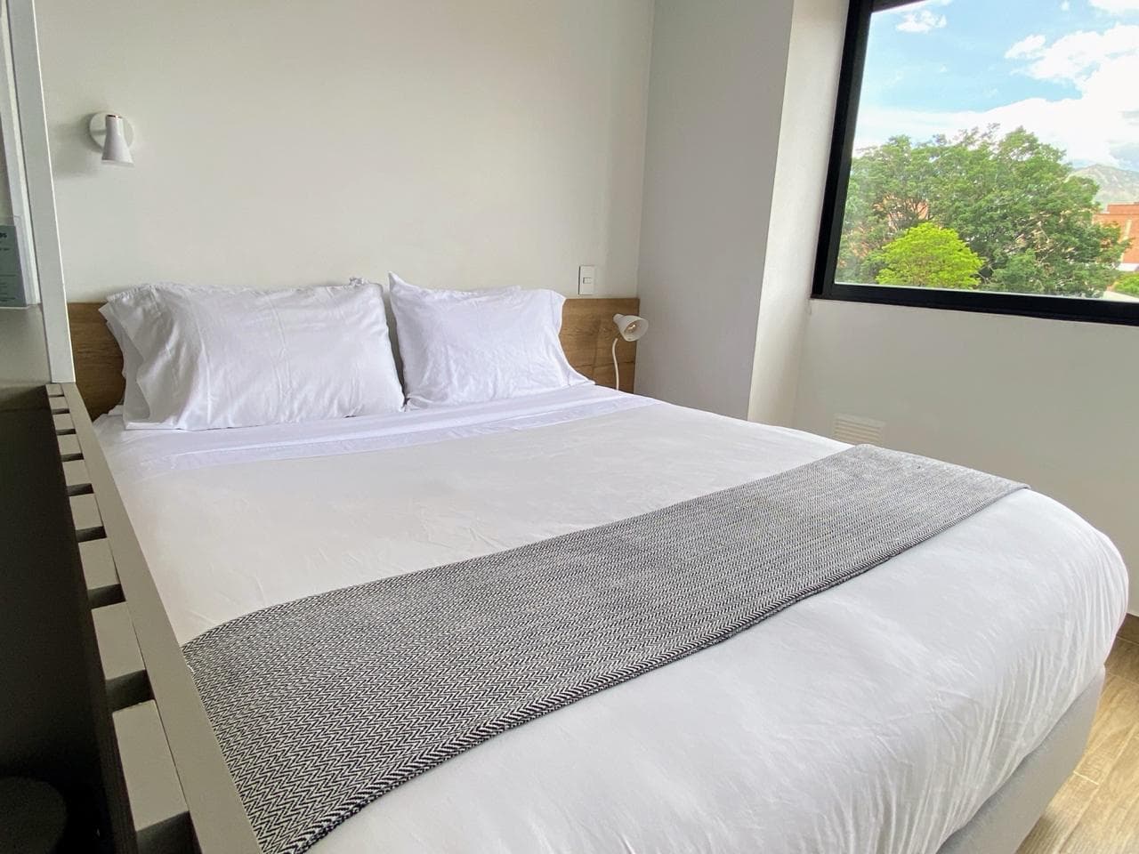 Aparta Suite en arriendo en La Floresta, La America, Medellín — foto 1 de 7