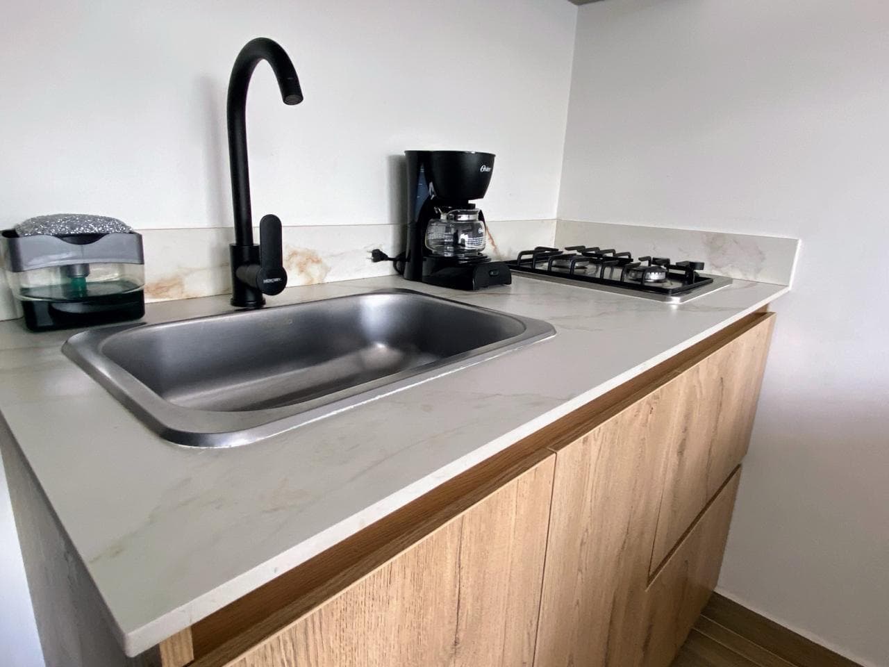 Aparta Suite en arriendo en La Floresta, La America, Medellín — foto 5 de 7