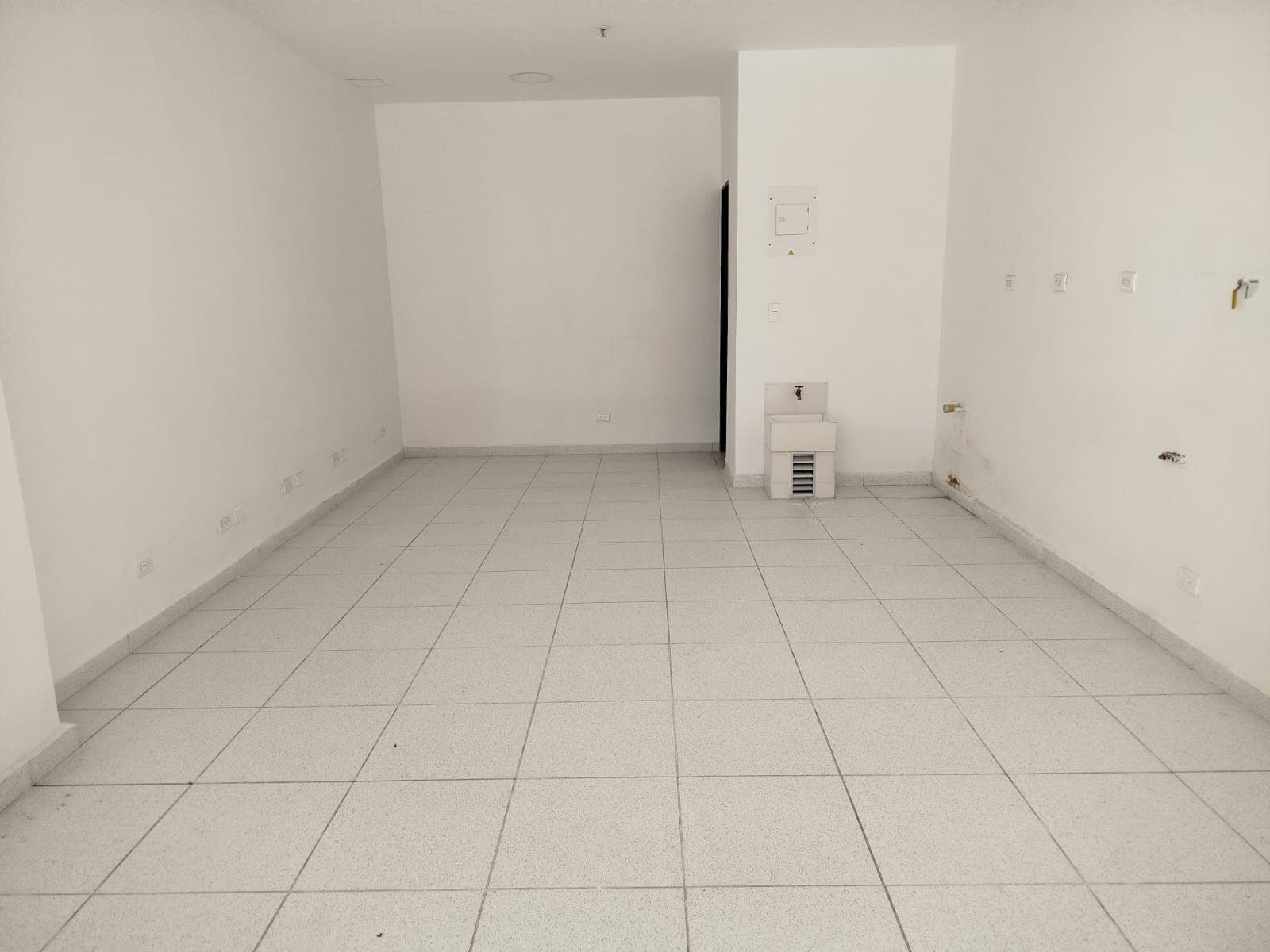 Local en arriendo en Calle Larga, Sabaneta — foto 1 de 9