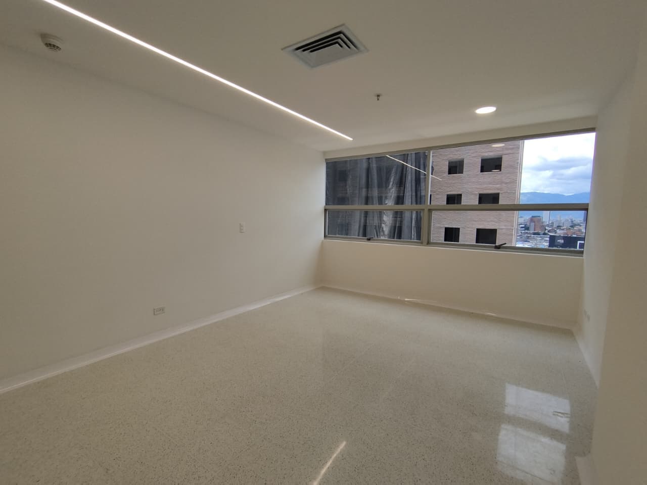 Consultorio en arriendo en Ciudad Del Rio, El Poblado, Medellín — foto 4 de 12