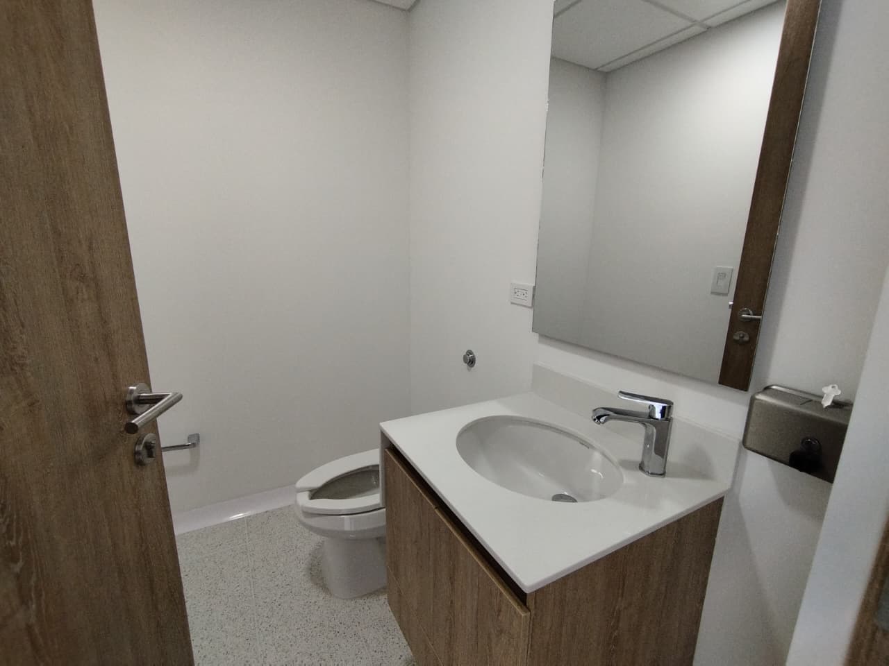 Consultorio en arriendo en Ciudad Del Rio, El Poblado, Medellín — foto 5 de 12