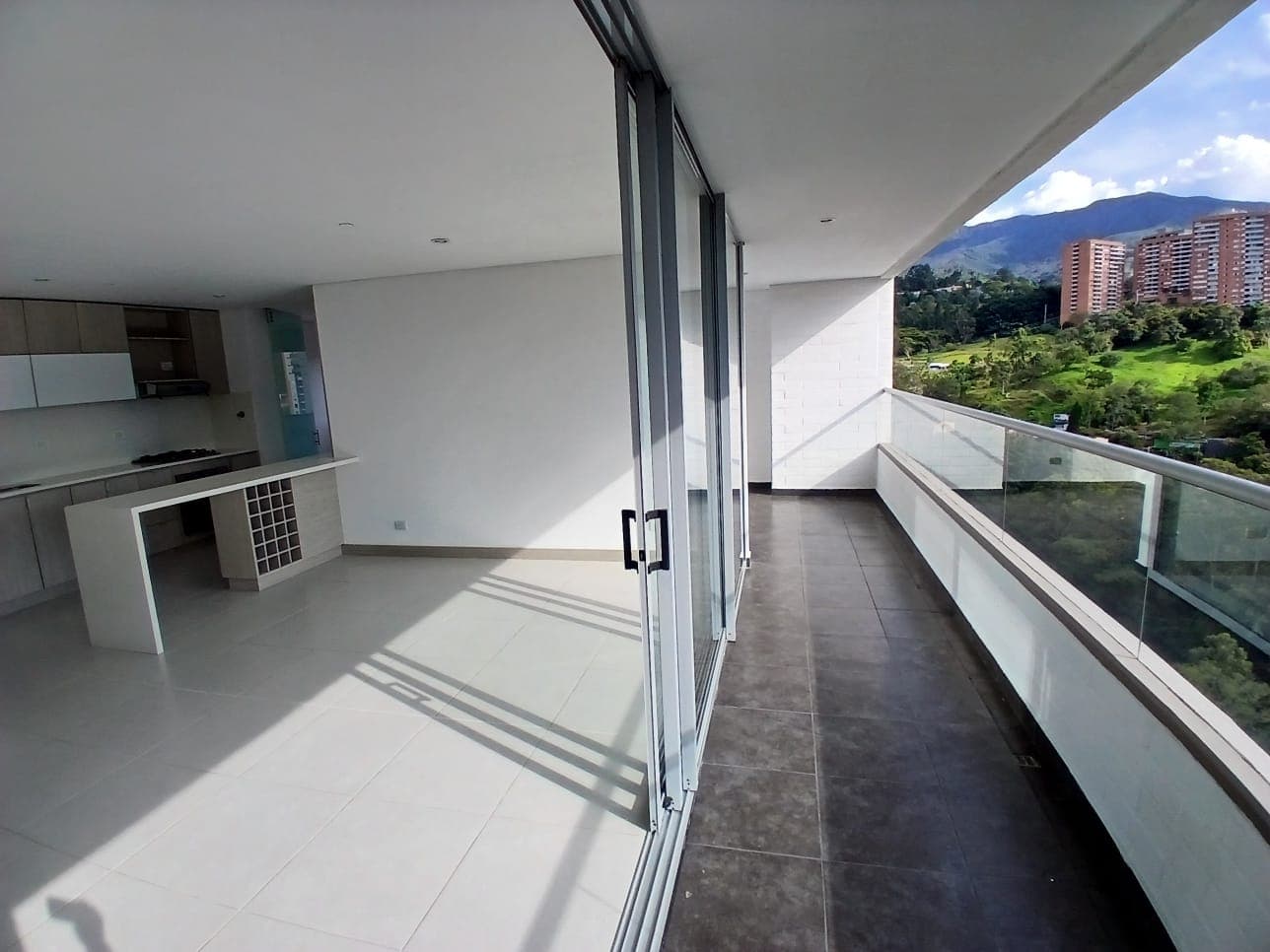Apartamento en arriendo en El Chocho, Envigado — foto 1 de 20