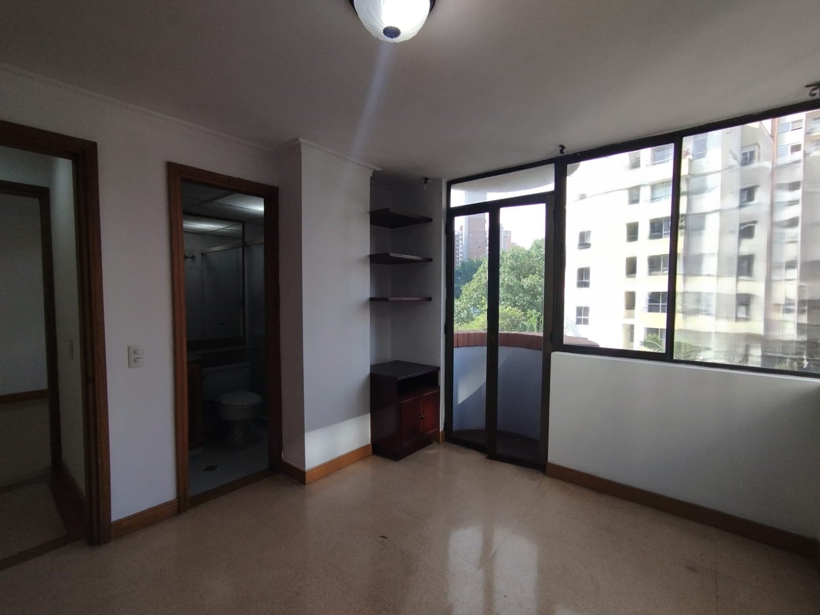 Apartamento en arriendo en Aguacatala, El Poblado, Medellín — foto 5 de 9