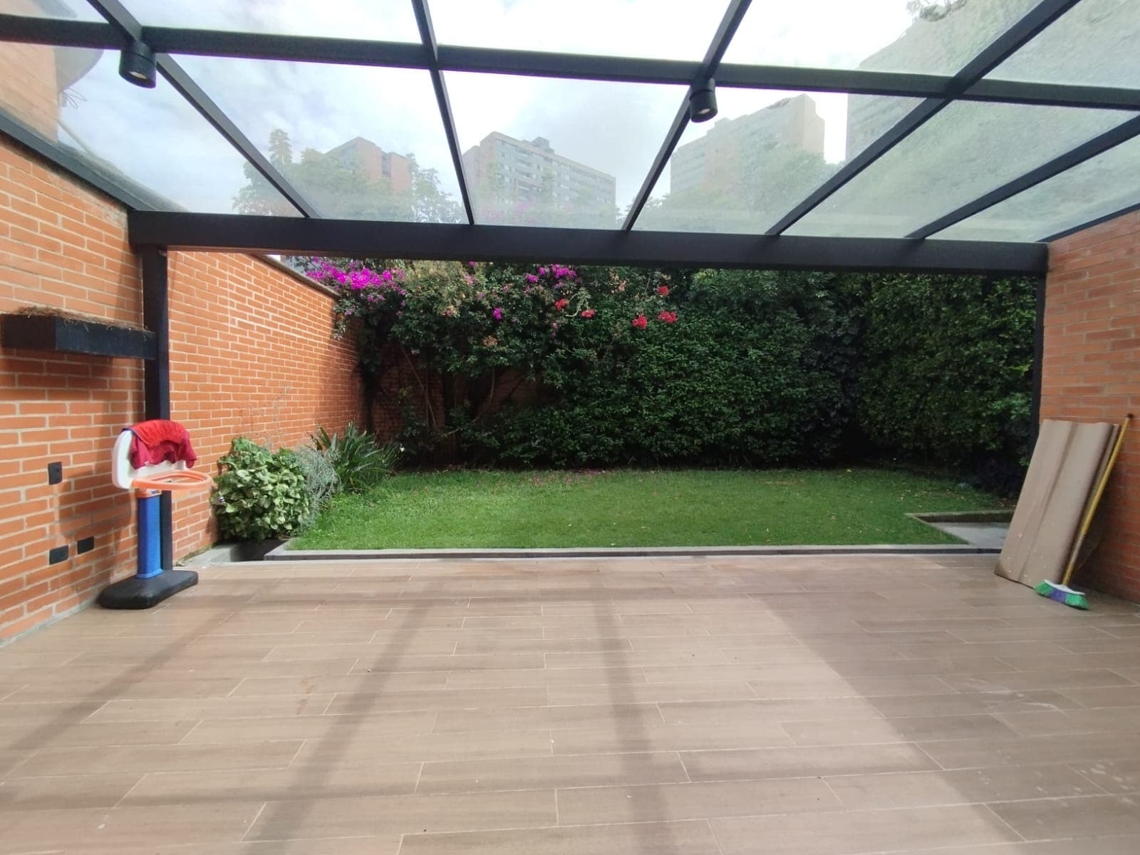 Casa Vivienda en arriendo en Loma del Escobero Envigado — foto 1 de 20