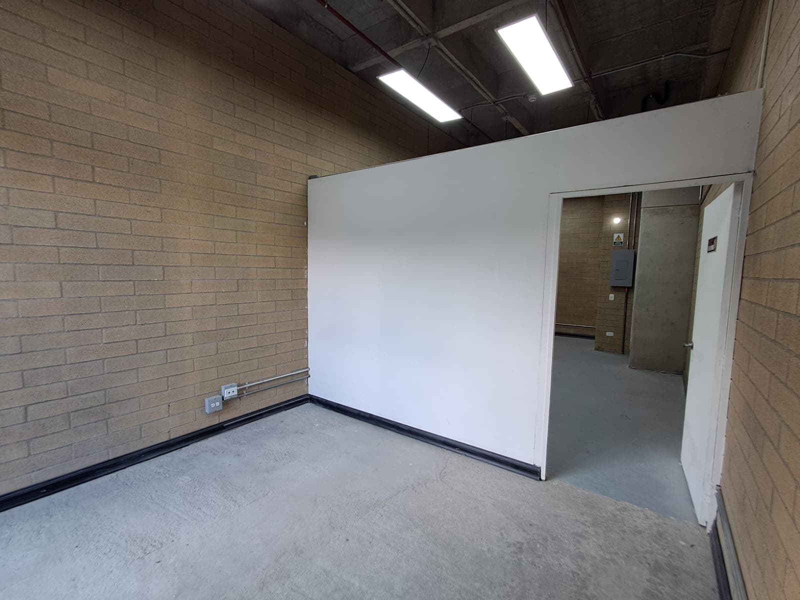 Local en arriendo en Guayabal, Medellín — foto 1 de 15