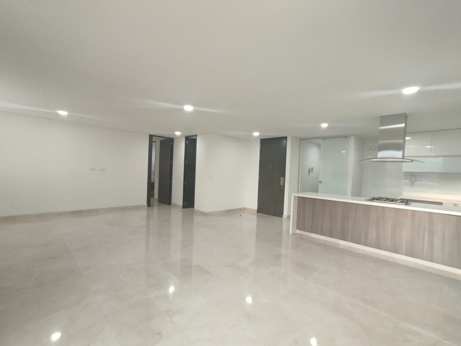 Apartamento en arriendo en Santa María de los Ángeles, El Poblado, Medellín — foto 4 de 13