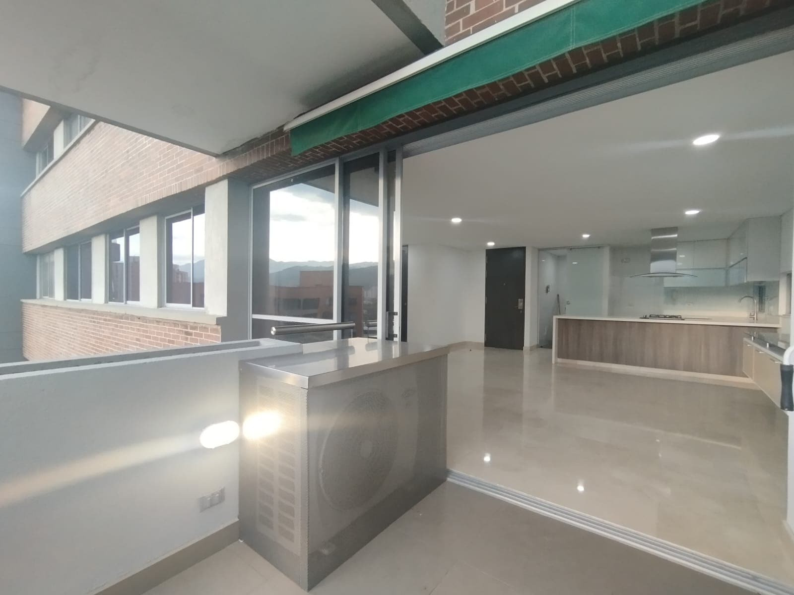 Apartamento en arriendo en Santa María de los Ángeles, El Poblado, Medellín — foto 5 de 13
