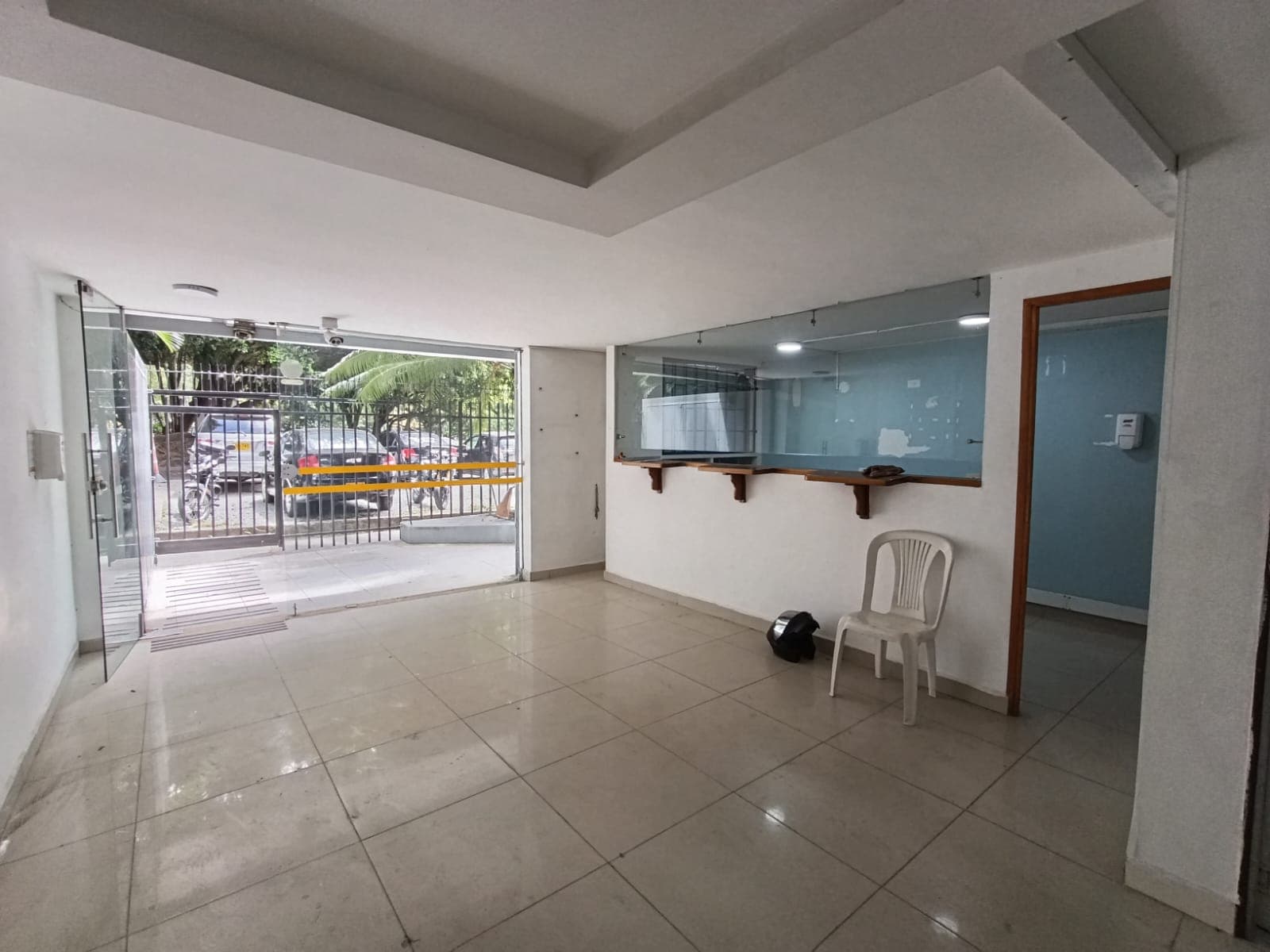 Edificio en arriendo en Estadio, Laureles, Medellín — foto 1 de 20