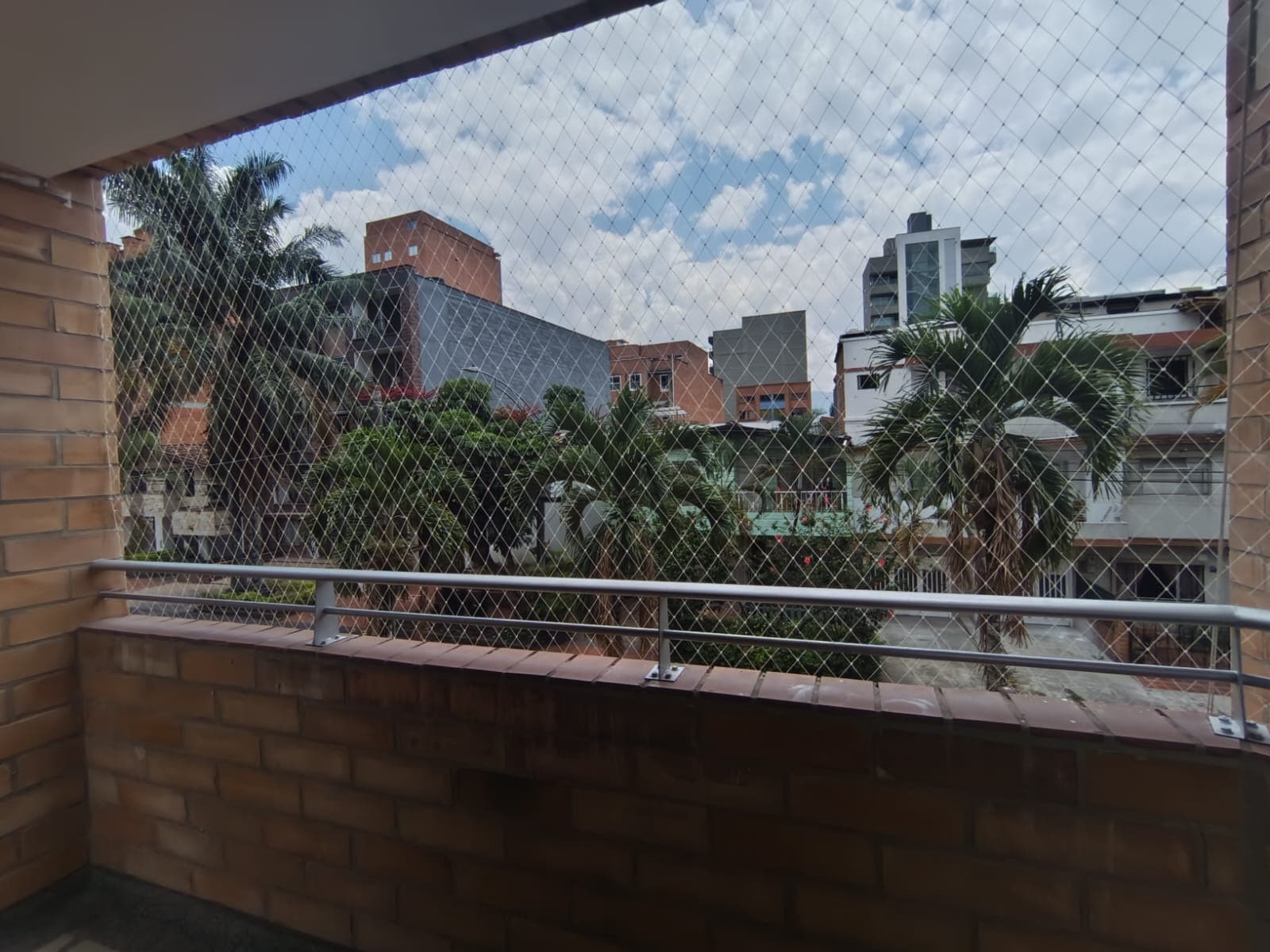 Apartamento en arriendo en La Castellana, Laureles, Medellín — foto 1 de 20