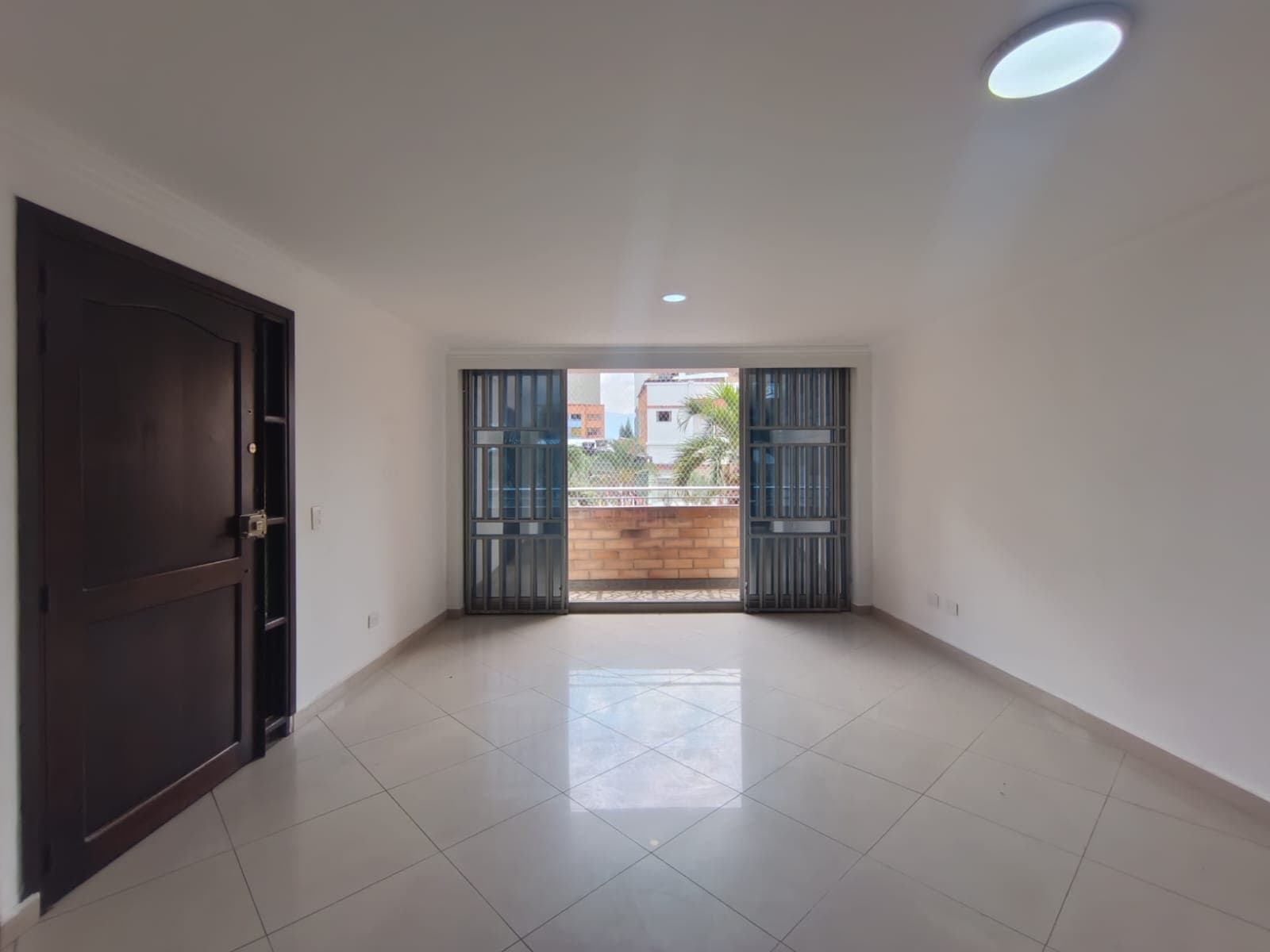 Apartamento en arriendo en La Castellana, Laureles, Medellín — foto 2 de 20