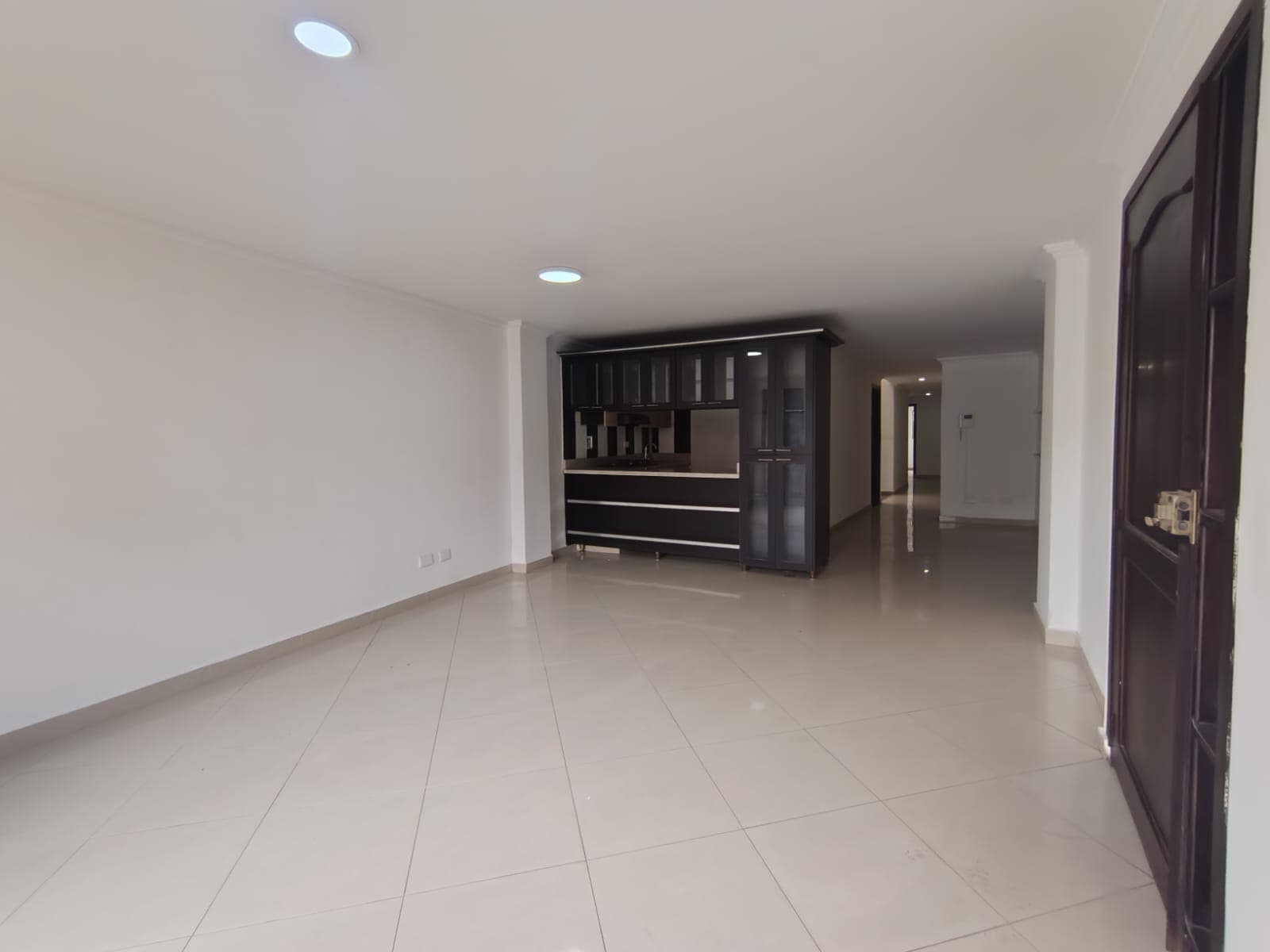 Apartamento en arriendo en La Castellana, Laureles, Medellín — foto 3 de 20