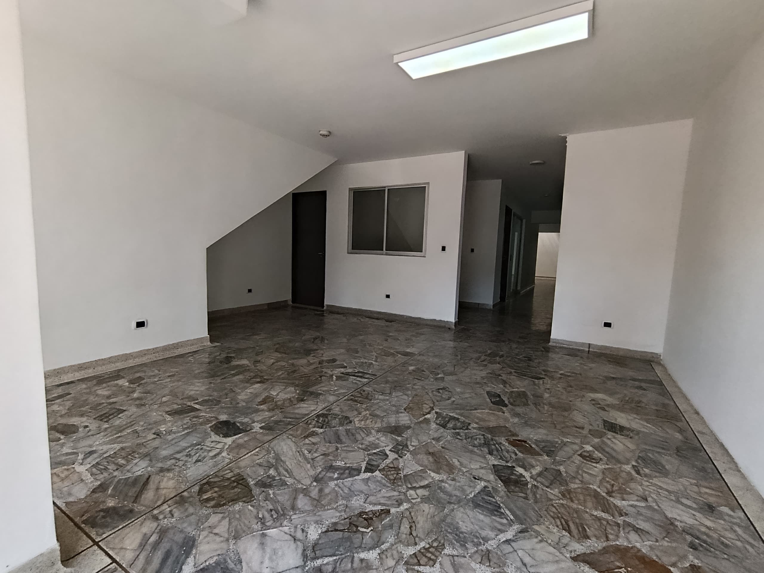 Casa Comercial en arriendo en Estadio, Laureles, Medellín — foto 1 de 20