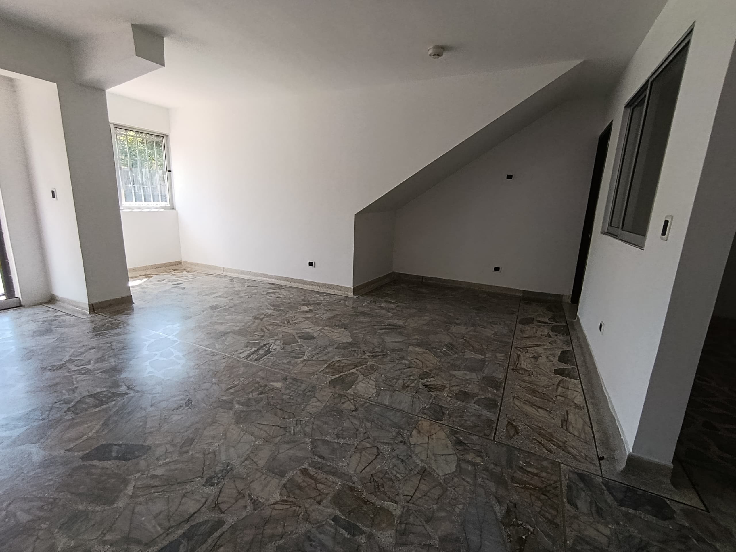 Casa Comercial en arriendo en Estadio, Laureles, Medellín — foto 2 de 20