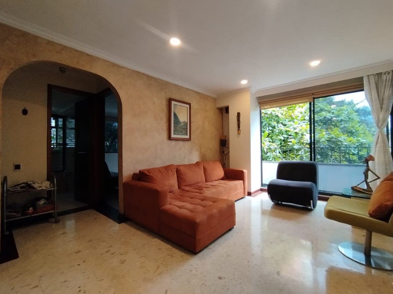 Apartamento en arriendo en Aguacatala, El Poblado, Medellín — foto 1 de 17
