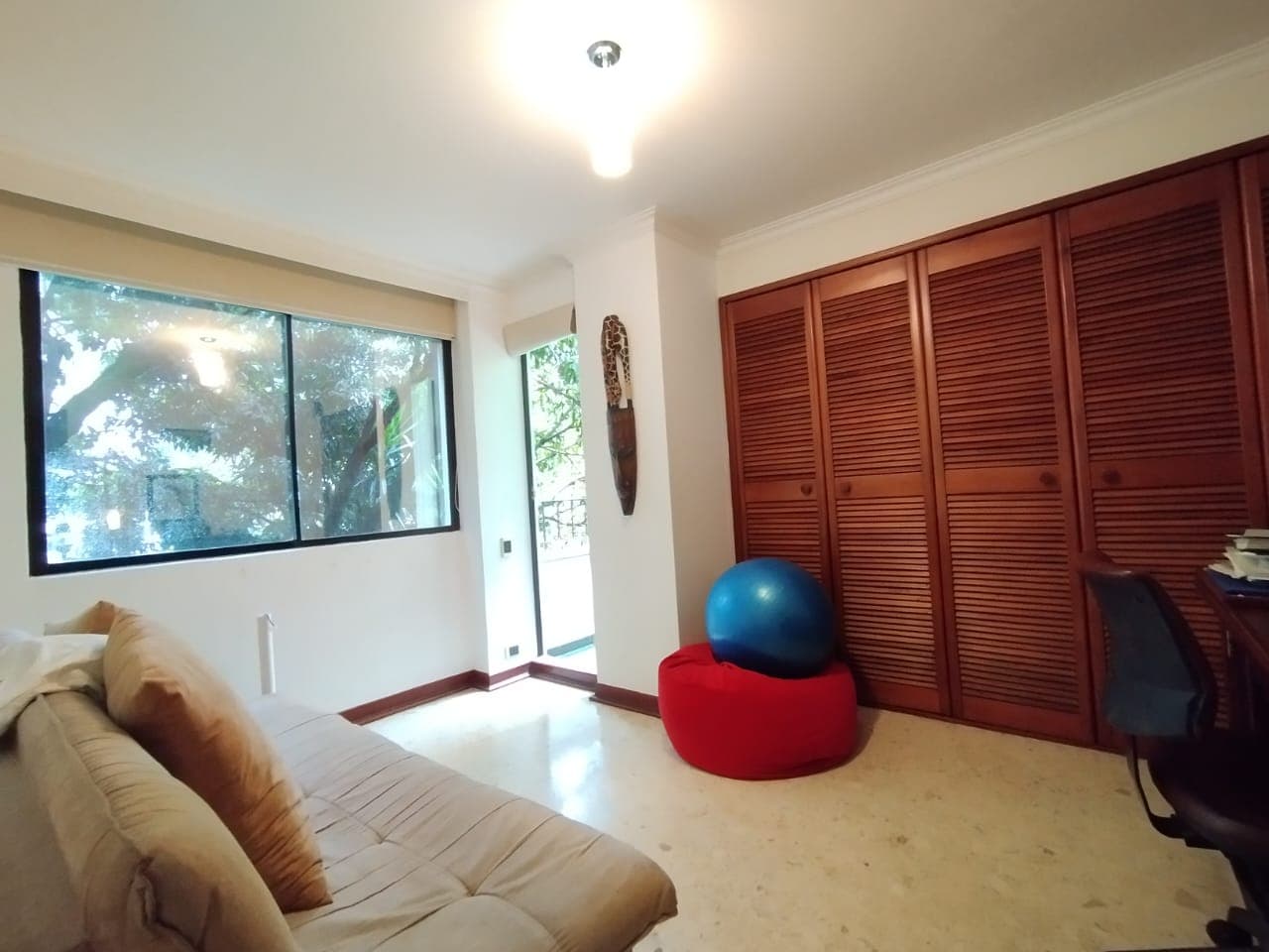 Apartamento en arriendo en Aguacatala, El Poblado, Medellín — foto 4 de 17