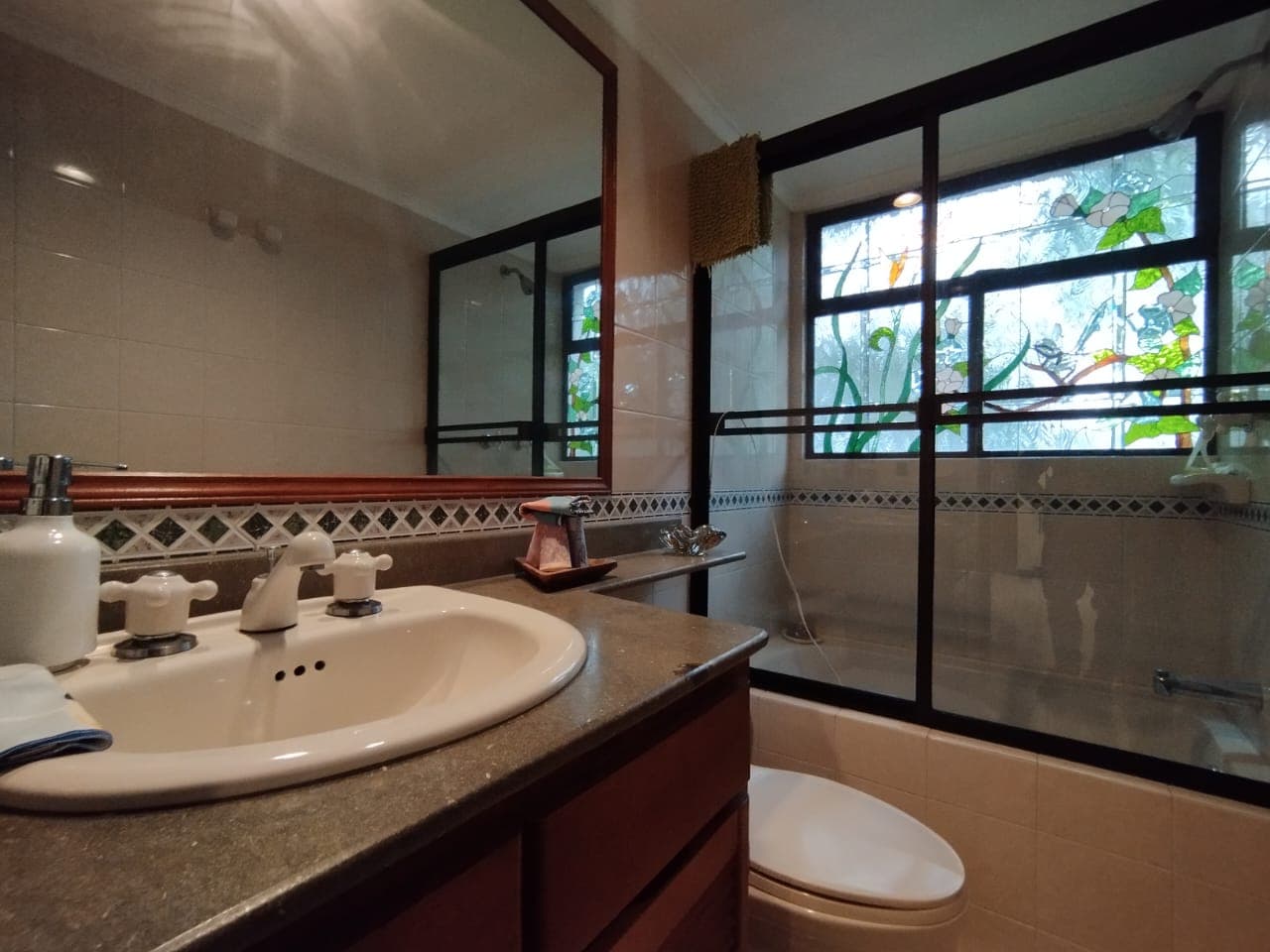Apartamento en arriendo en Aguacatala, El Poblado, Medellín — foto 5 de 17
