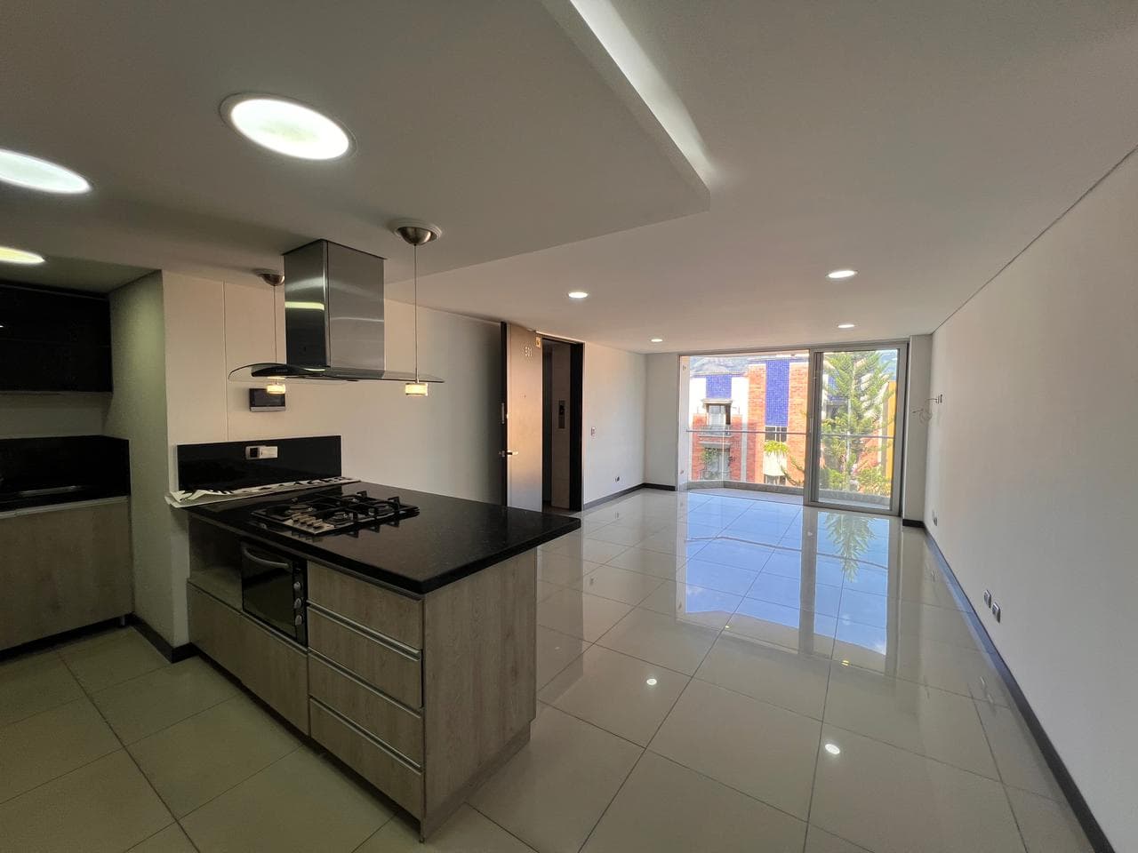 Apartamento en arriendo en La Castellana, Laureles, Medellín — foto 4 de 20