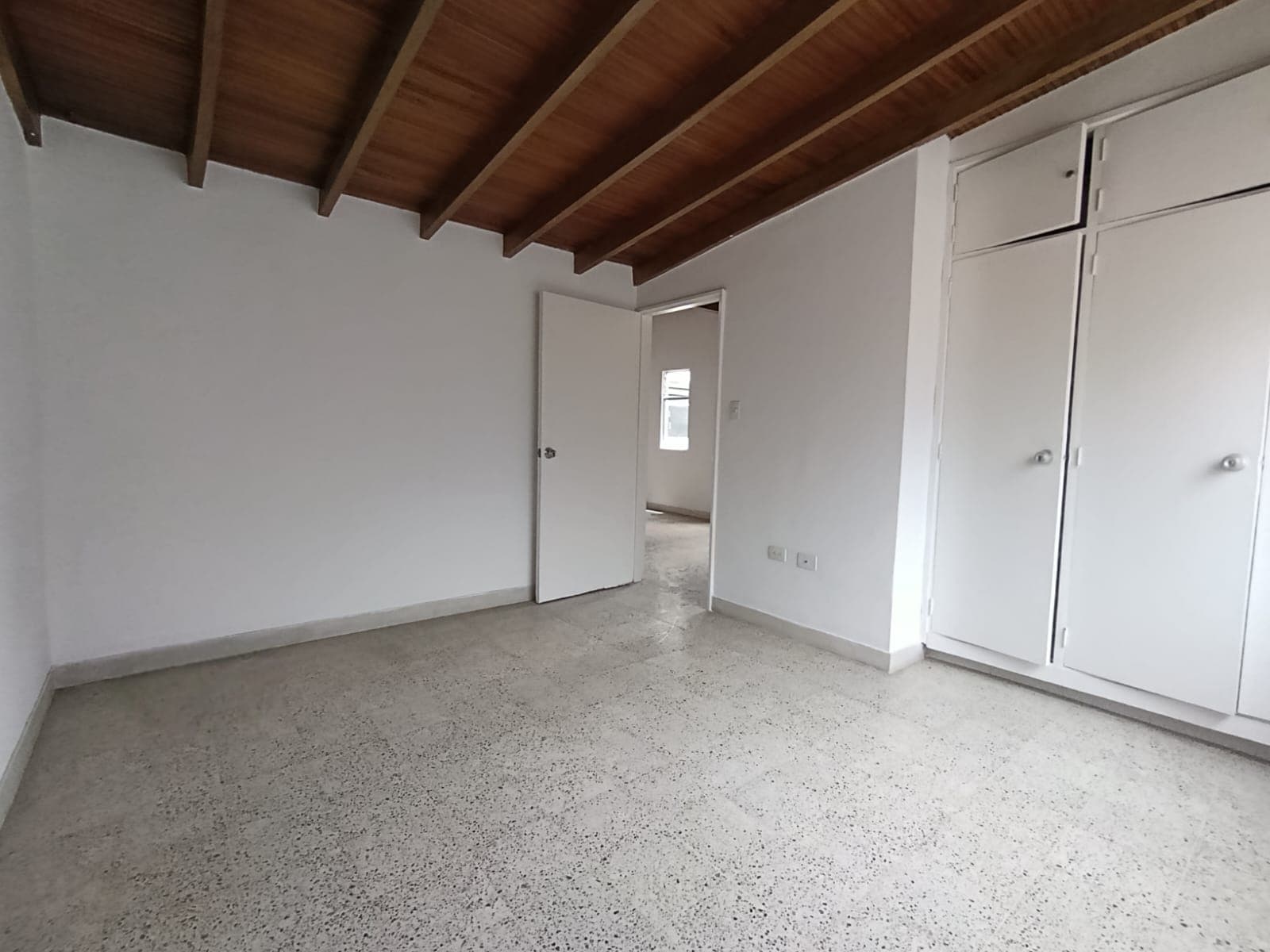 Casa Comercial en arriendo en El Velódromo, Laureles, Medellín — foto 4 de 18